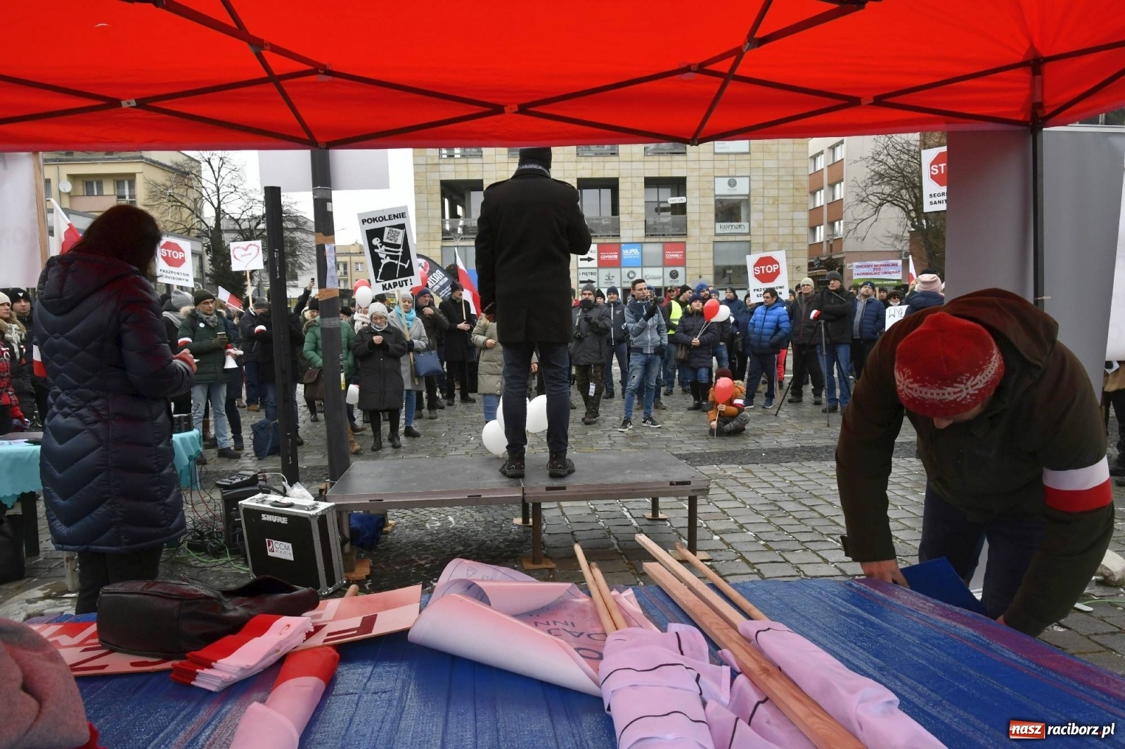 Zdjęcie w galerii na portalu naszraciborz.pl: Stop Segregacji Sanitarnej - protest w Raciborzu [FOTO i WIDEO] wiadomości z regionu