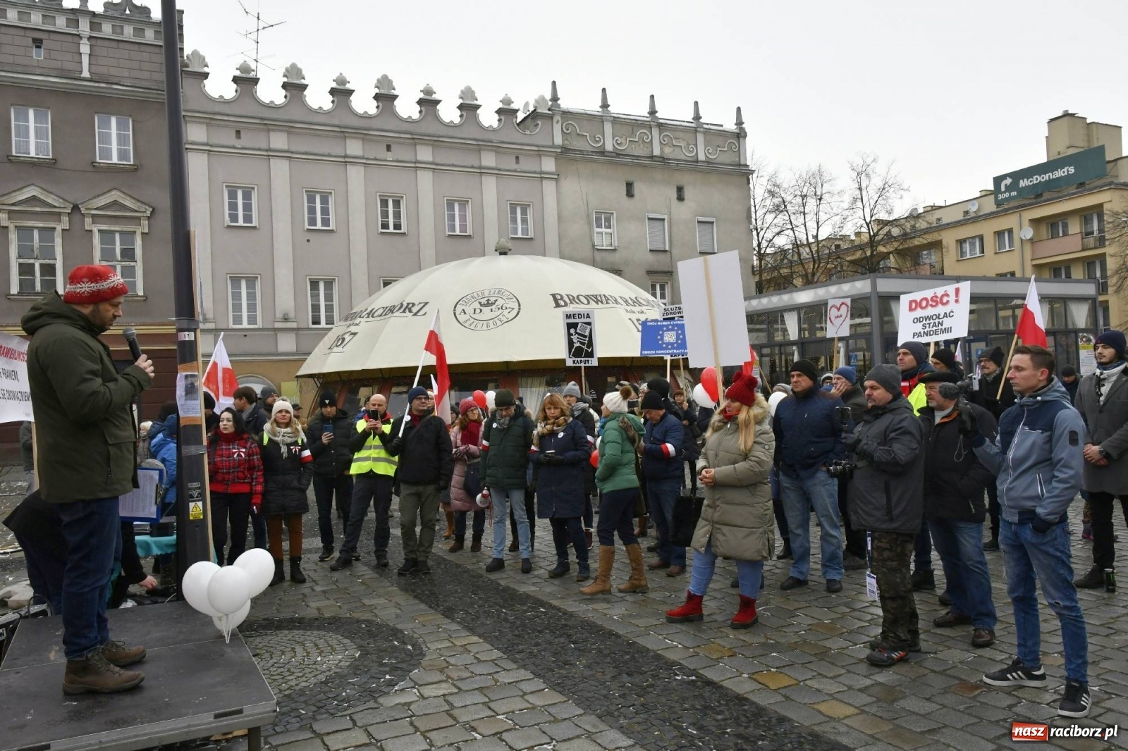 Zdjęcie w galerii na portalu naszraciborz.pl: Stop Segregacji Sanitarnej - protest w Raciborzu [FOTO i WIDEO] wiadomości z regionu