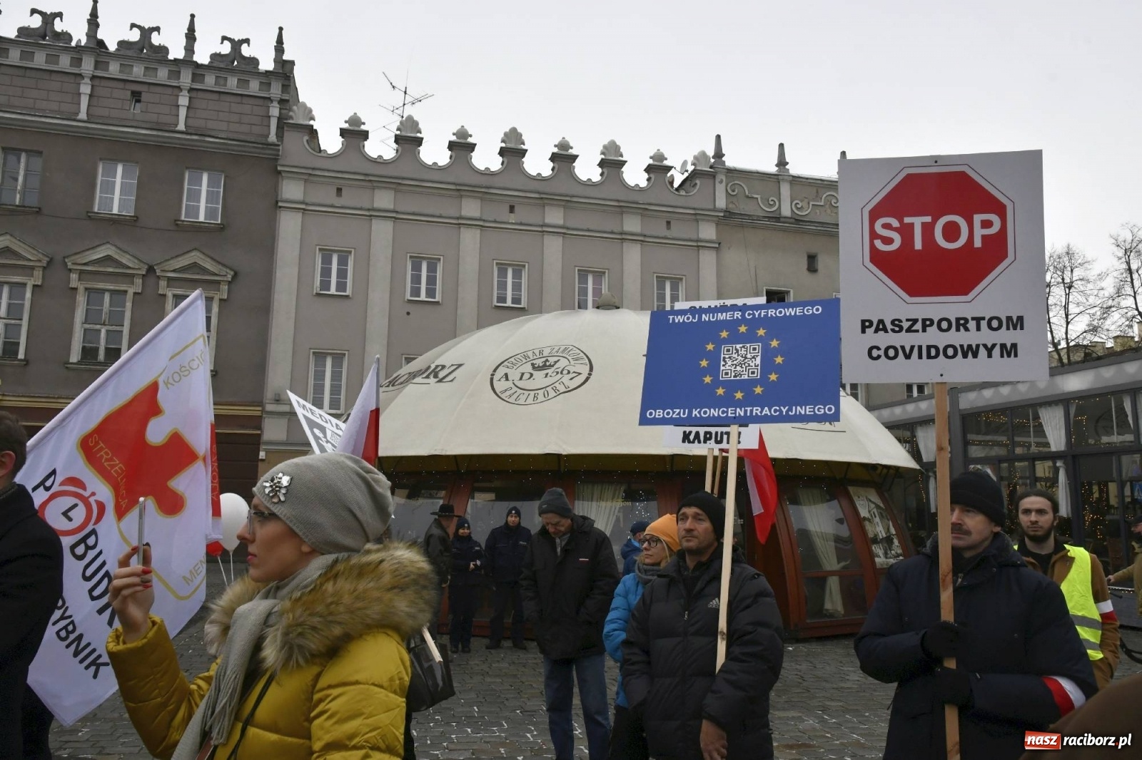 Zdjęcie w galerii na portalu naszraciborz.pl: Stop Segregacji Sanitarnej - protest w Raciborzu [FOTO i WIDEO] wiadomości z regionu