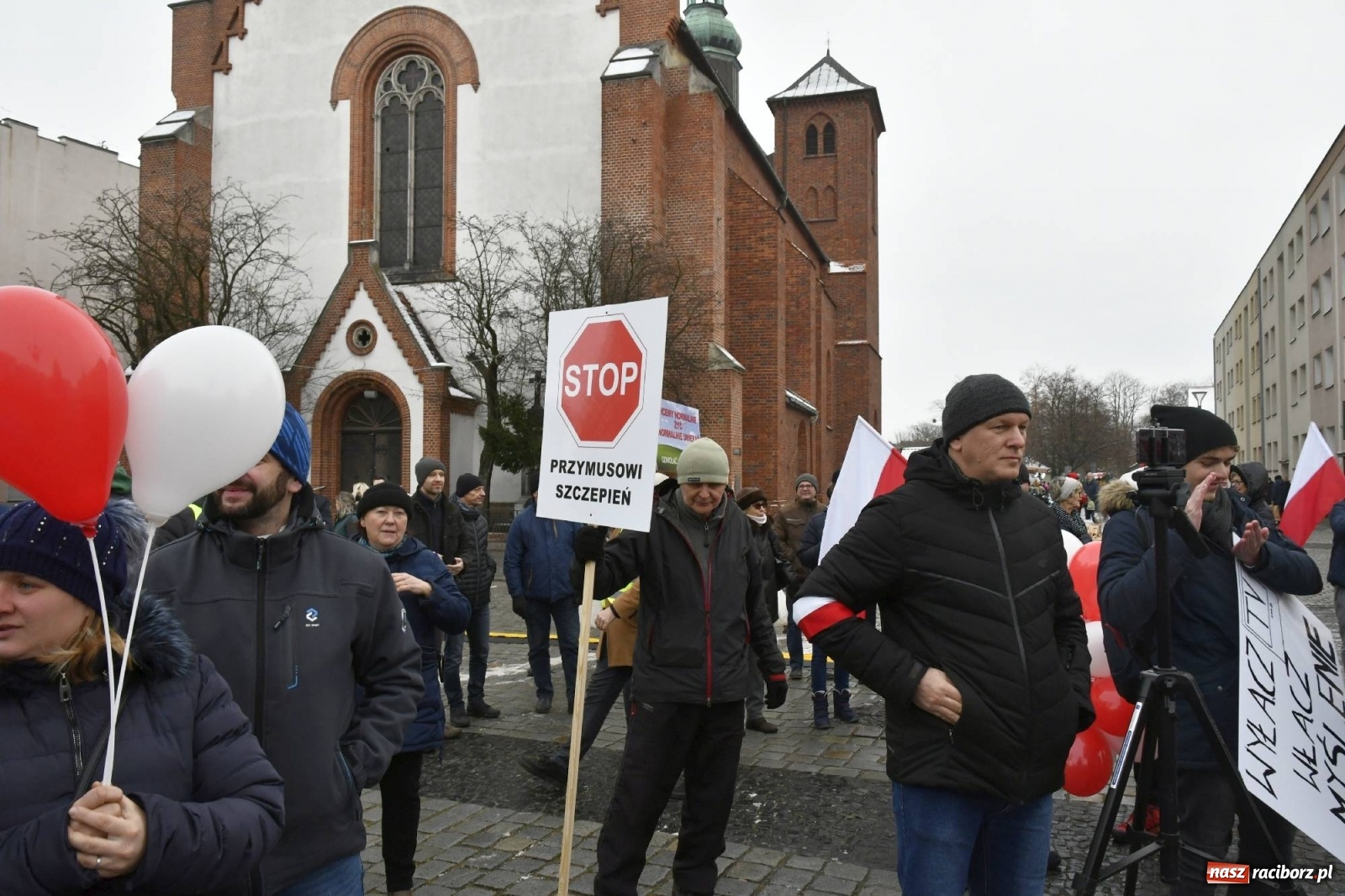 Zdjęcie w galerii na portalu naszraciborz.pl: Stop Segregacji Sanitarnej - protest w Raciborzu [FOTO i WIDEO] wiadomości z regionu
