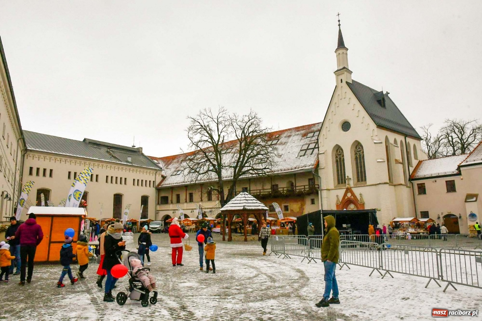 Zdjęcie w galerii na portalu naszraciborz.pl: Ruszył jarmark na zamku w Raciborzu [FOTO i WIDEO] wiadomości z regionu