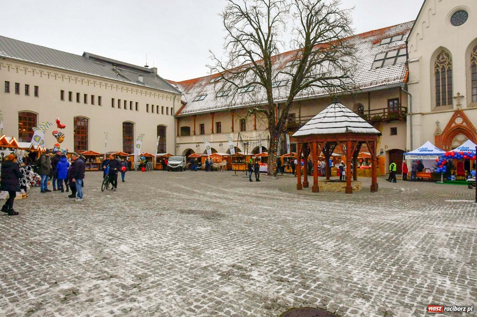 Zdjęcie w galerii na portalu naszraciborz.pl: Ruszył jarmark na zamku w Raciborzu [FOTO i WIDEO] wiadomości z regionu
