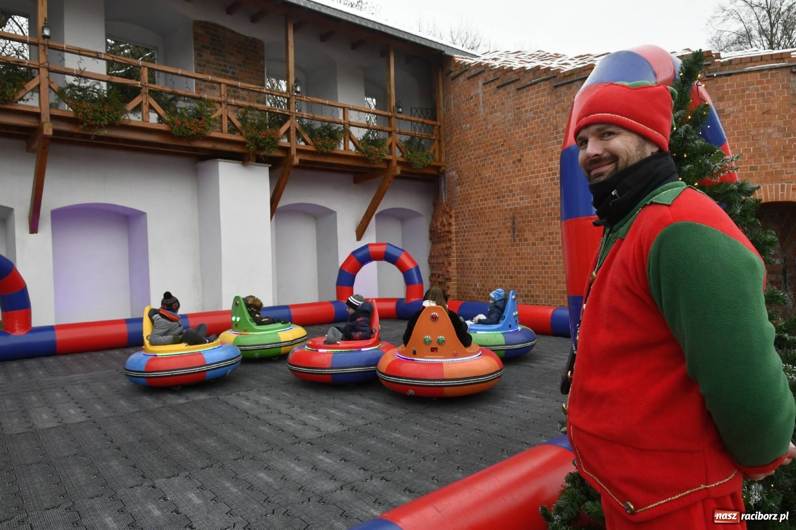 Zdjęcie w galerii na portalu naszraciborz.pl: Ruszył jarmark na zamku w Raciborzu [FOTO i WIDEO] wiadomości z regionu