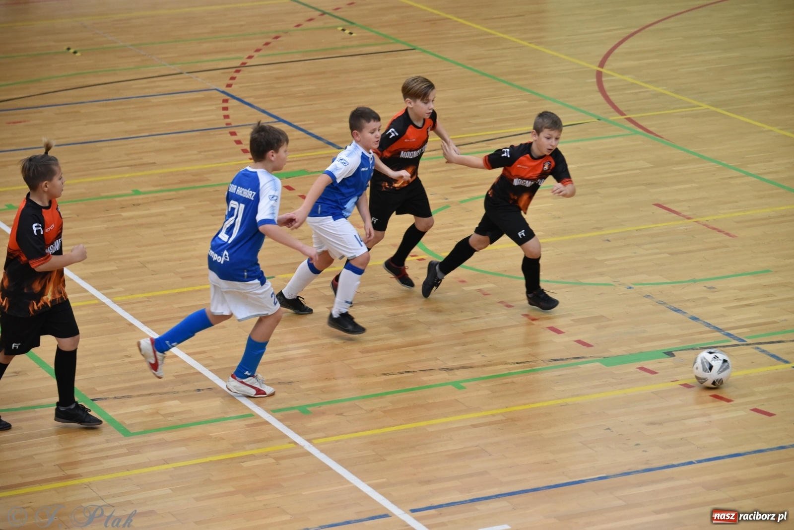 Zdjęcie w galerii na portalu naszraciborz.pl: Halowy turniej o puchar prezesa LKS 07 Markowice [FOTO] wiadomości z regionu