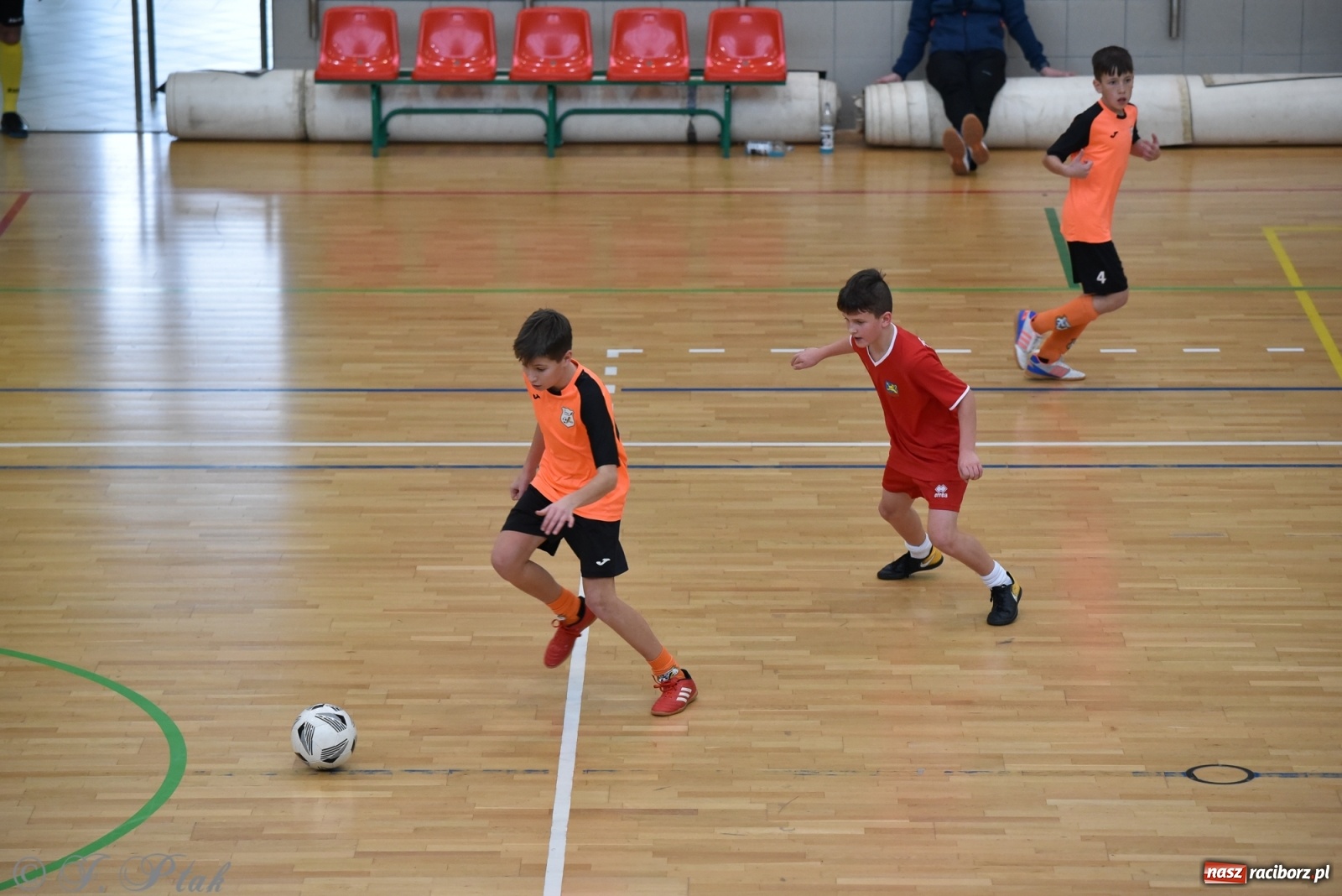 Zdjęcie w galerii na portalu naszraciborz.pl: Halowy turniej o puchar prezesa LKS 07 Markowice [FOTO] wiadomości z regionu