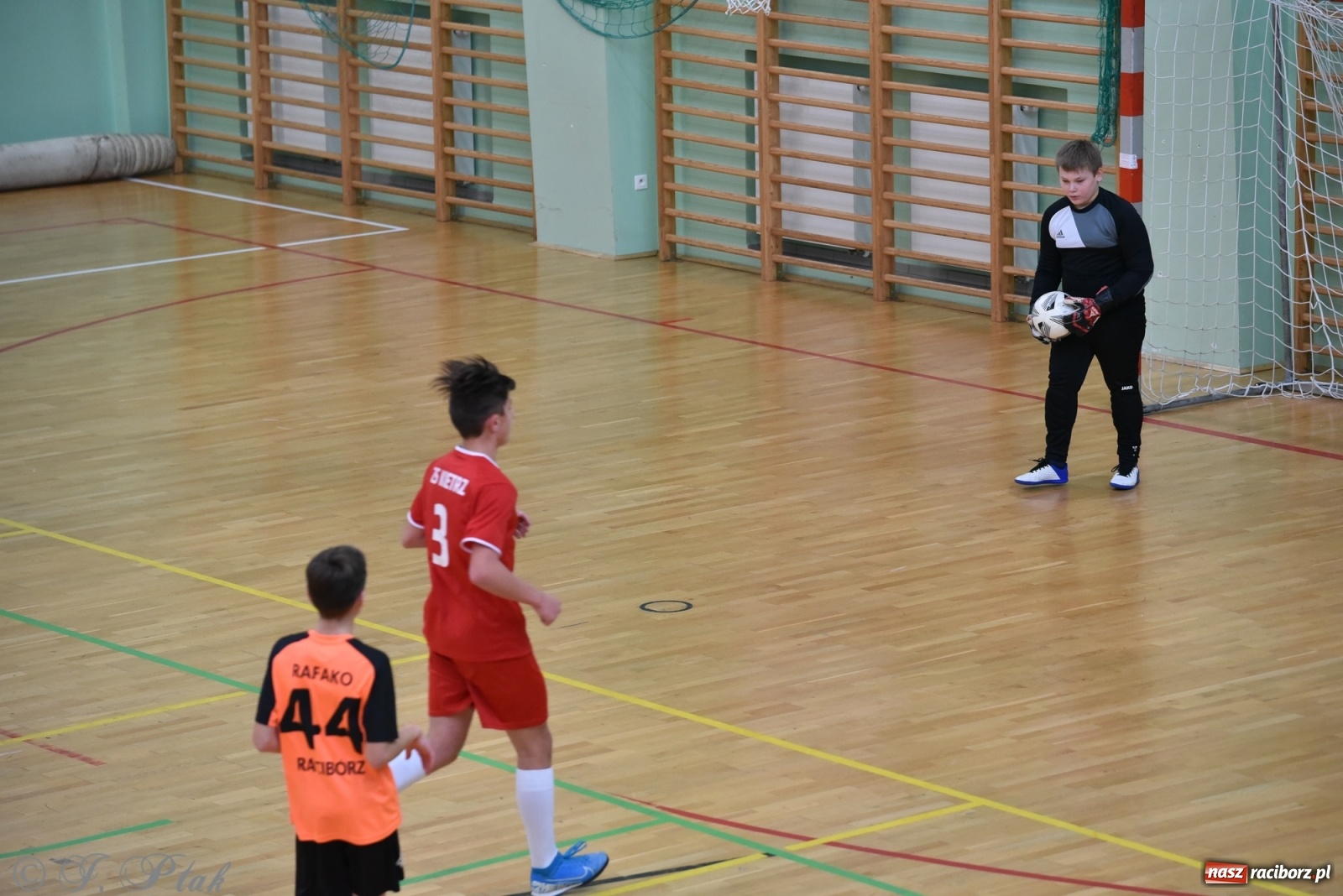 Zdjęcie w galerii na portalu naszraciborz.pl: Halowy turniej o puchar prezesa LKS 07 Markowice [FOTO] wiadomości z regionu