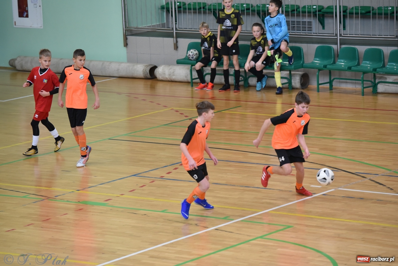 Zdjęcie w galerii na portalu naszraciborz.pl: Halowy turniej o puchar prezesa LKS 07 Markowice [FOTO] wiadomości z regionu