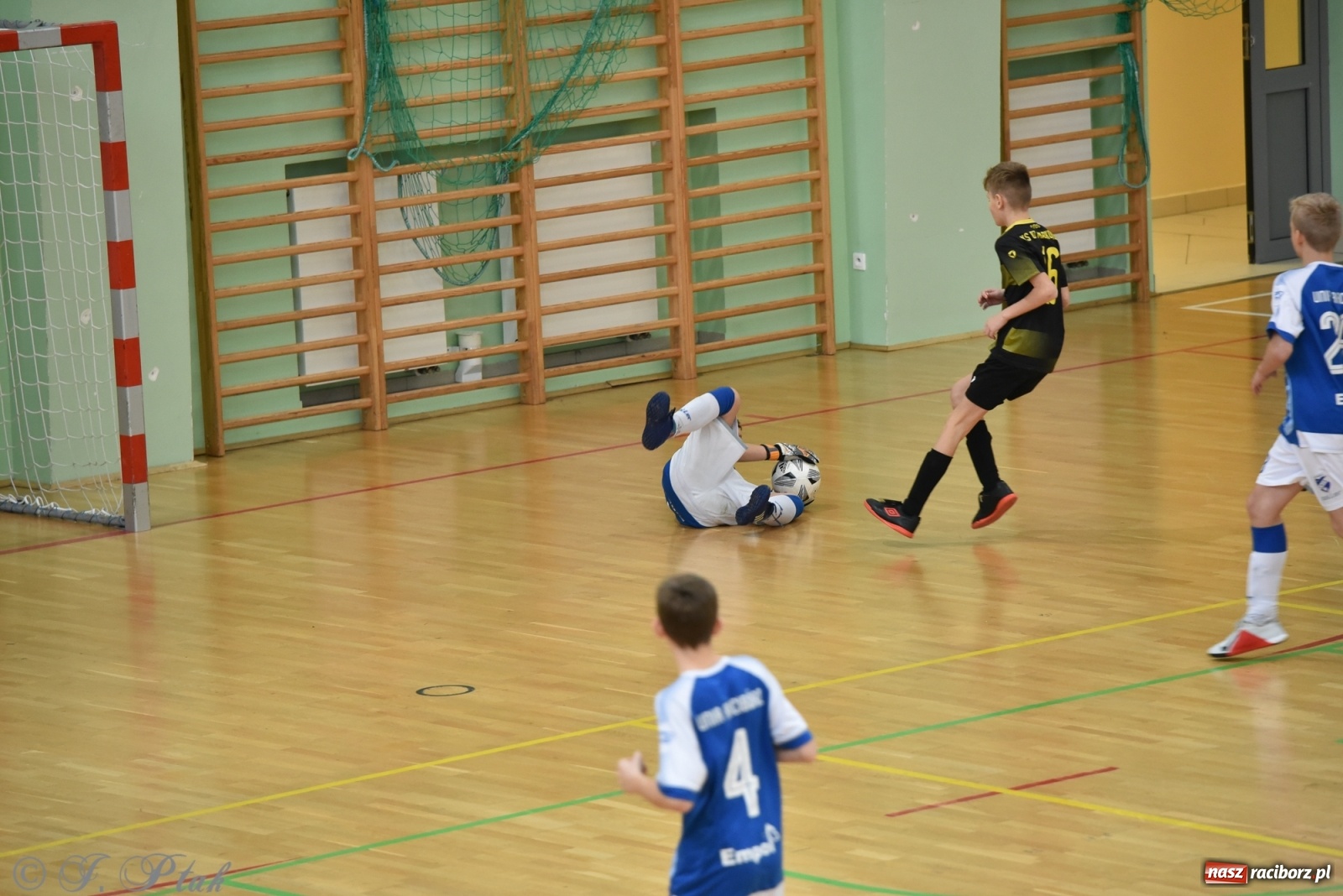 Zdjęcie w galerii na portalu naszraciborz.pl: Halowy turniej o puchar prezesa LKS 07 Markowice [FOTO] wiadomości z regionu