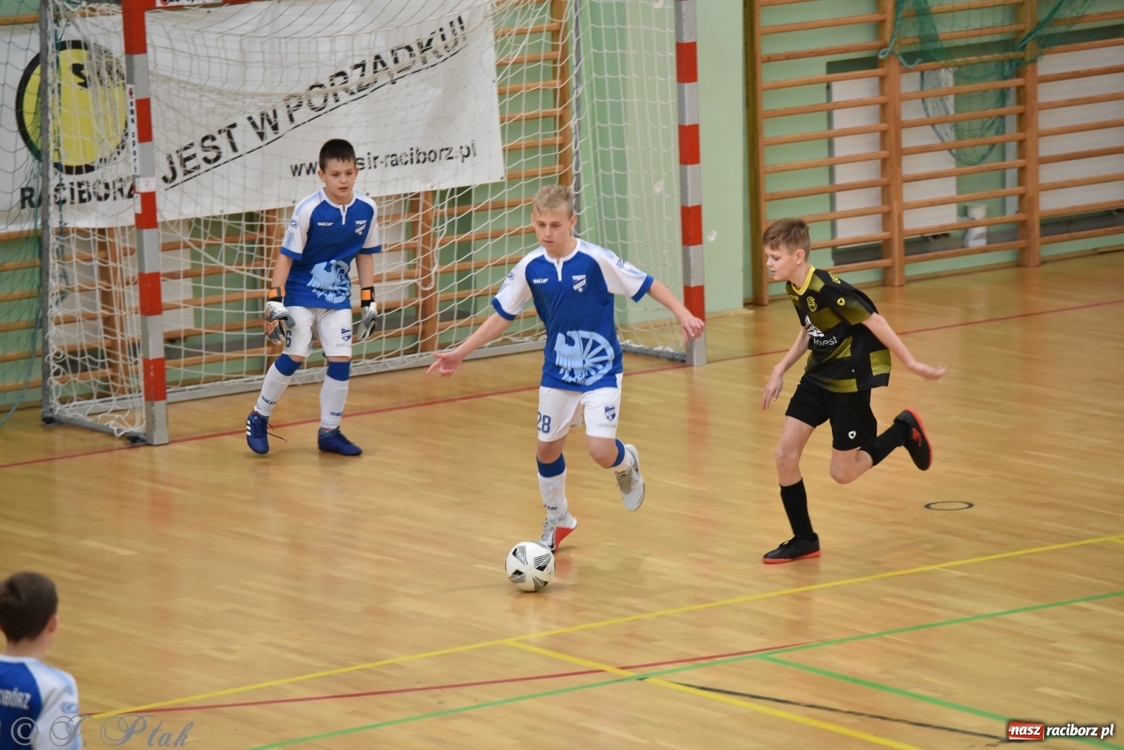 Zdjęcie w galerii na portalu naszraciborz.pl: Halowy turniej o puchar prezesa LKS 07 Markowice [FOTO] wiadomości z regionu