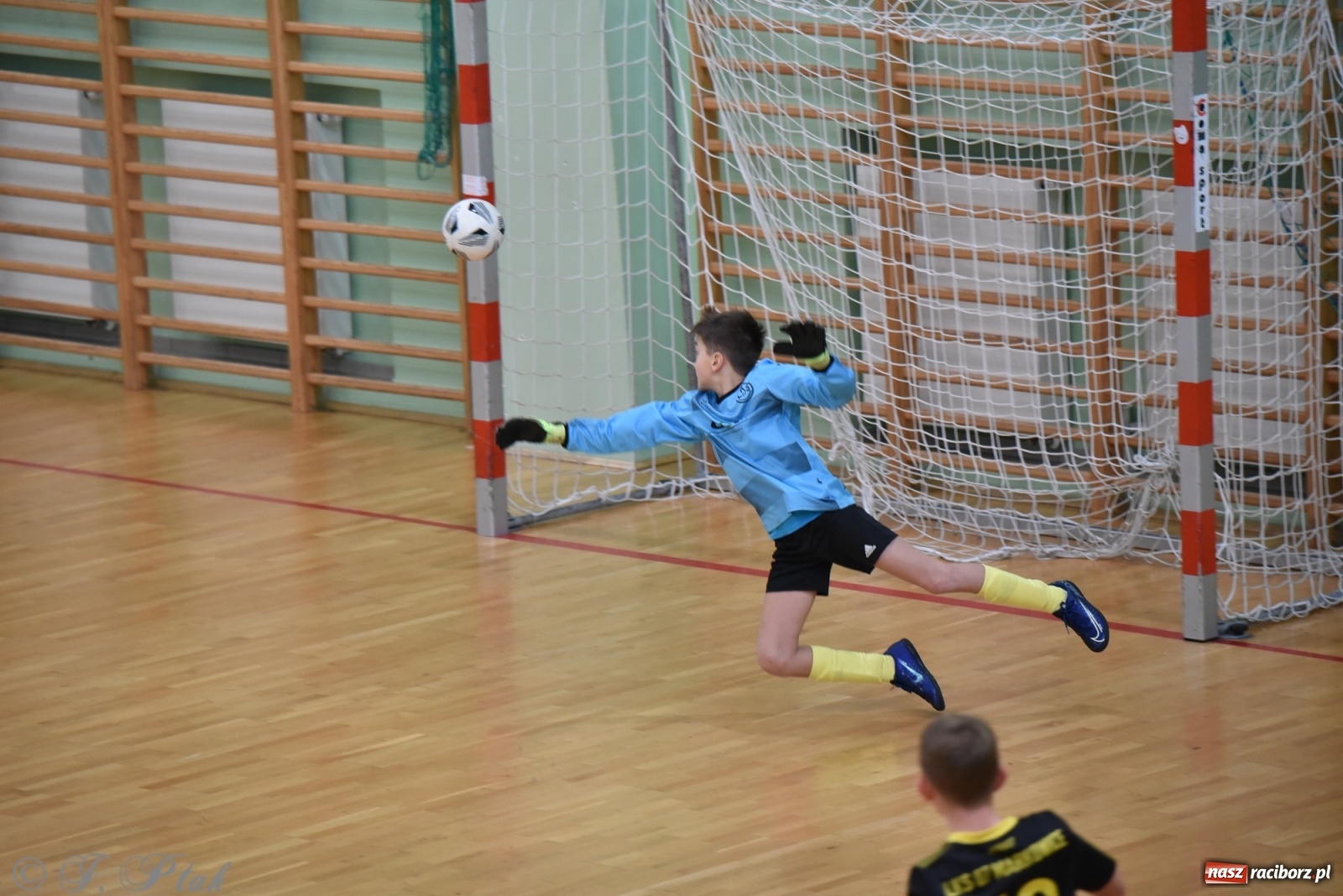 Zdjęcie w galerii na portalu naszraciborz.pl: Halowy turniej o puchar prezesa LKS 07 Markowice [FOTO] wiadomości z regionu