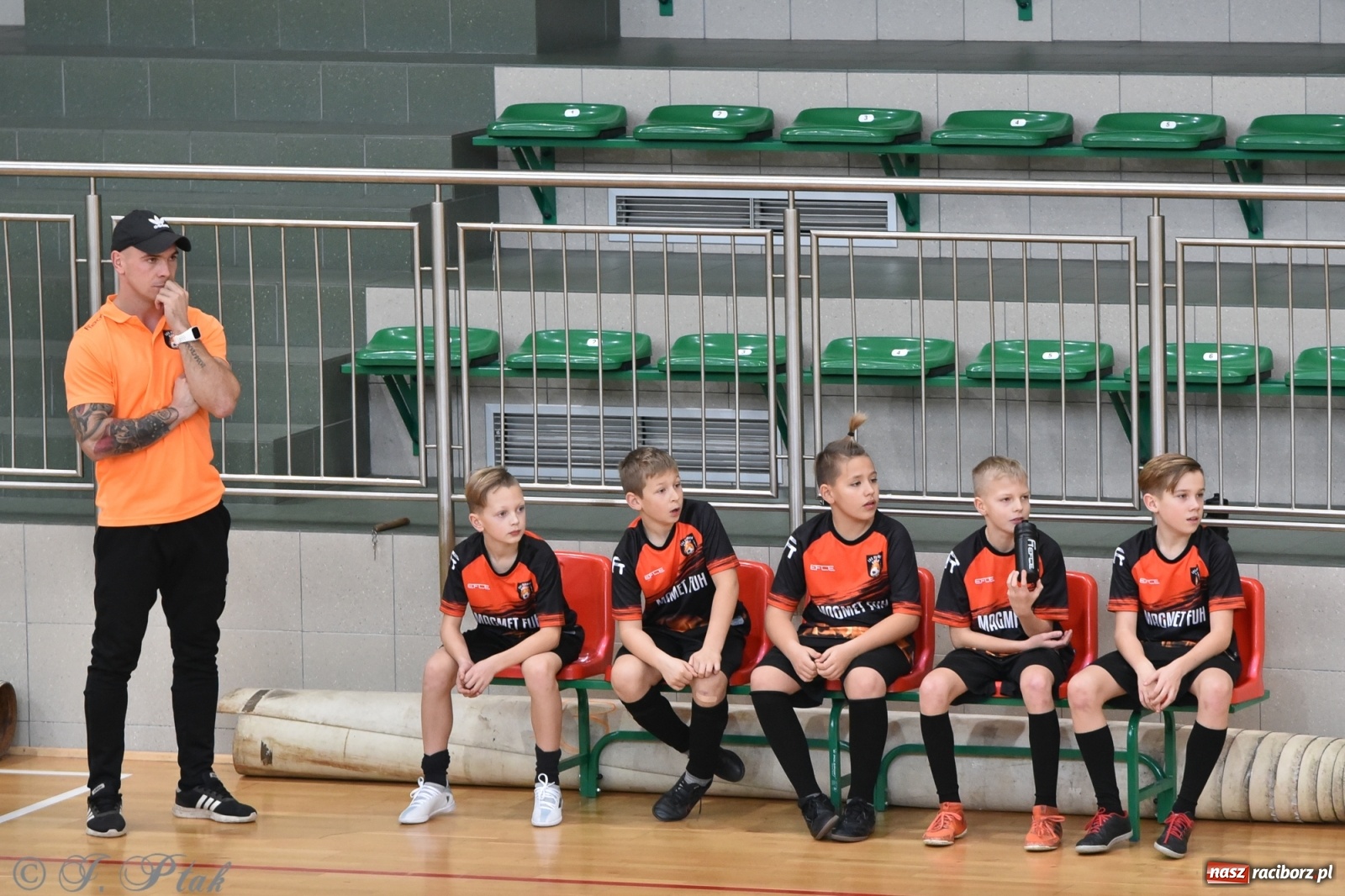 Zdjęcie w galerii na portalu naszraciborz.pl: Halowy turniej o puchar prezesa LKS 07 Markowice [FOTO] wiadomości z regionu