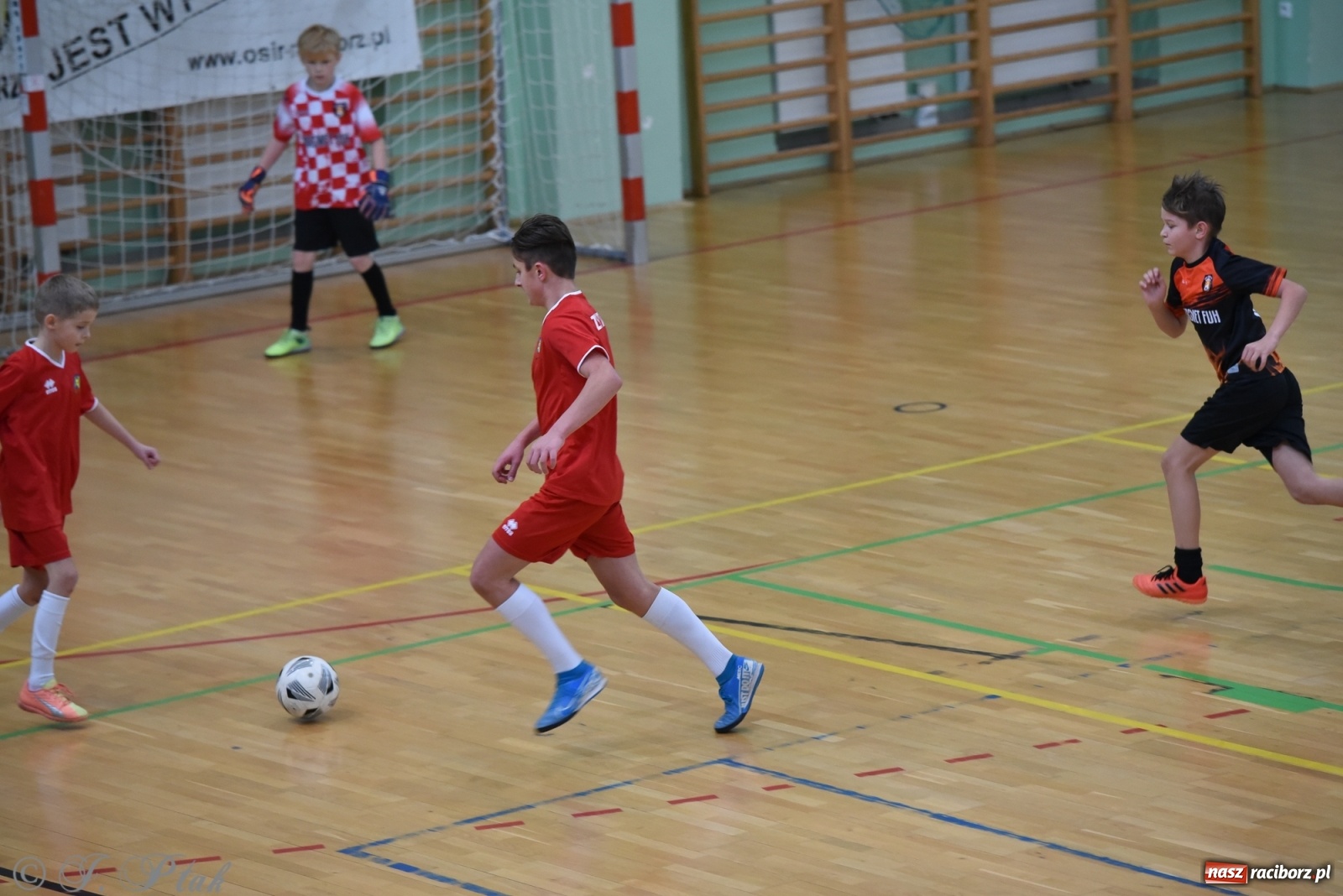 Zdjęcie w galerii na portalu naszraciborz.pl: Halowy turniej o puchar prezesa LKS 07 Markowice [FOTO] wiadomości z regionu