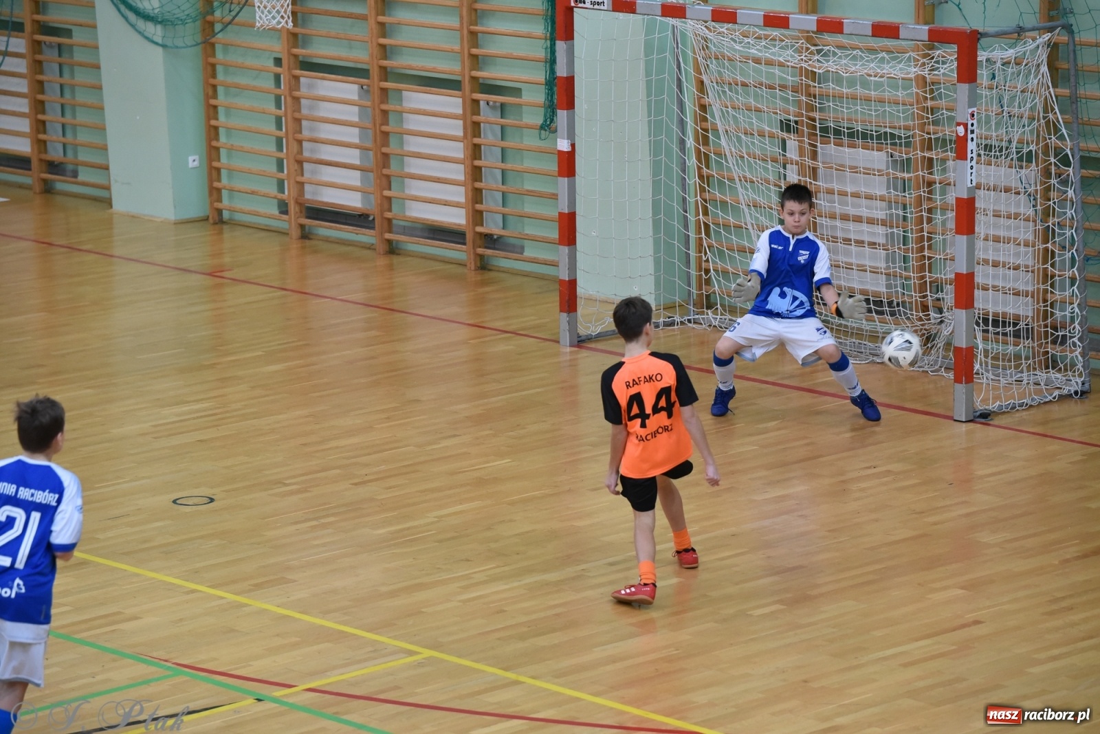 Zdjęcie w galerii na portalu naszraciborz.pl: Halowy turniej o puchar prezesa LKS 07 Markowice [FOTO] wiadomości z regionu