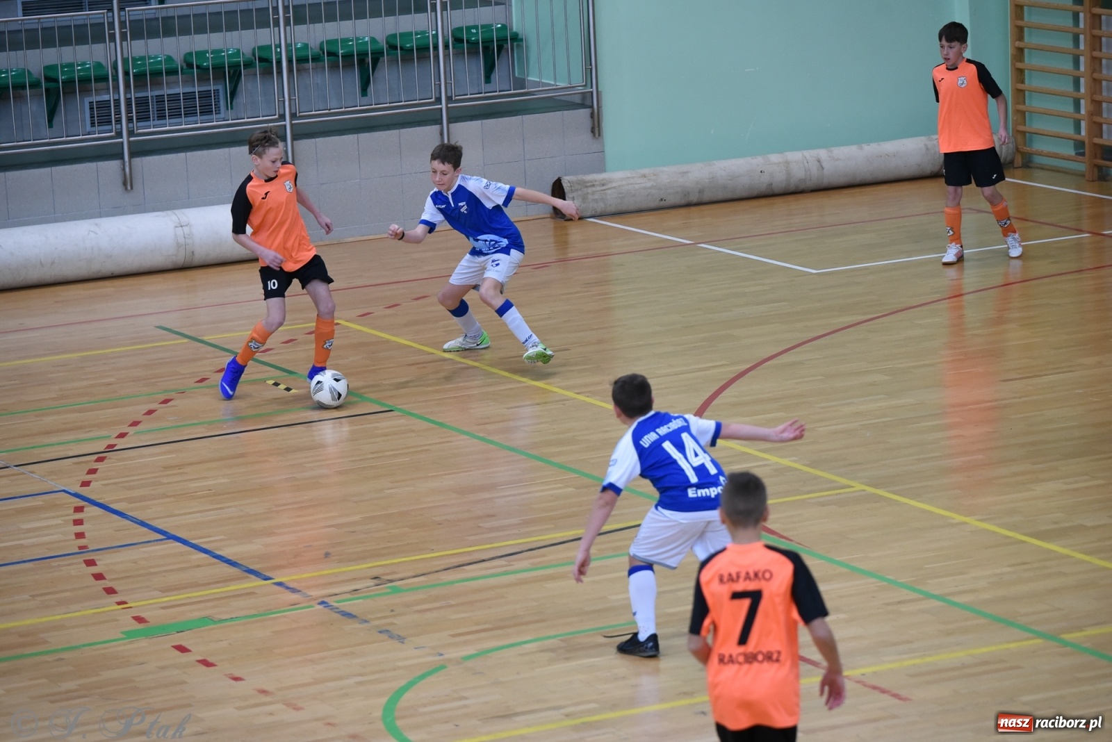 Zdjęcie w galerii na portalu naszraciborz.pl: Halowy turniej o puchar prezesa LKS 07 Markowice [FOTO] wiadomości z regionu