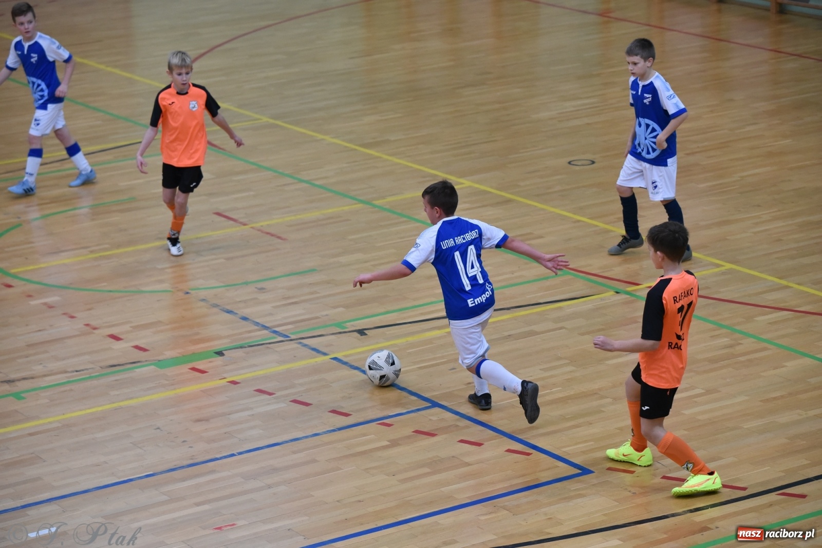 Zdjęcie w galerii na portalu naszraciborz.pl: Halowy turniej o puchar prezesa LKS 07 Markowice [FOTO] wiadomości z regionu