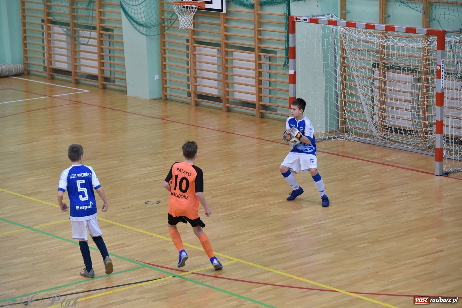 Zdjęcie w galerii na portalu naszraciborz.pl: Halowy turniej o puchar prezesa LKS 07 Markowice [FOTO] wiadomości z regionu