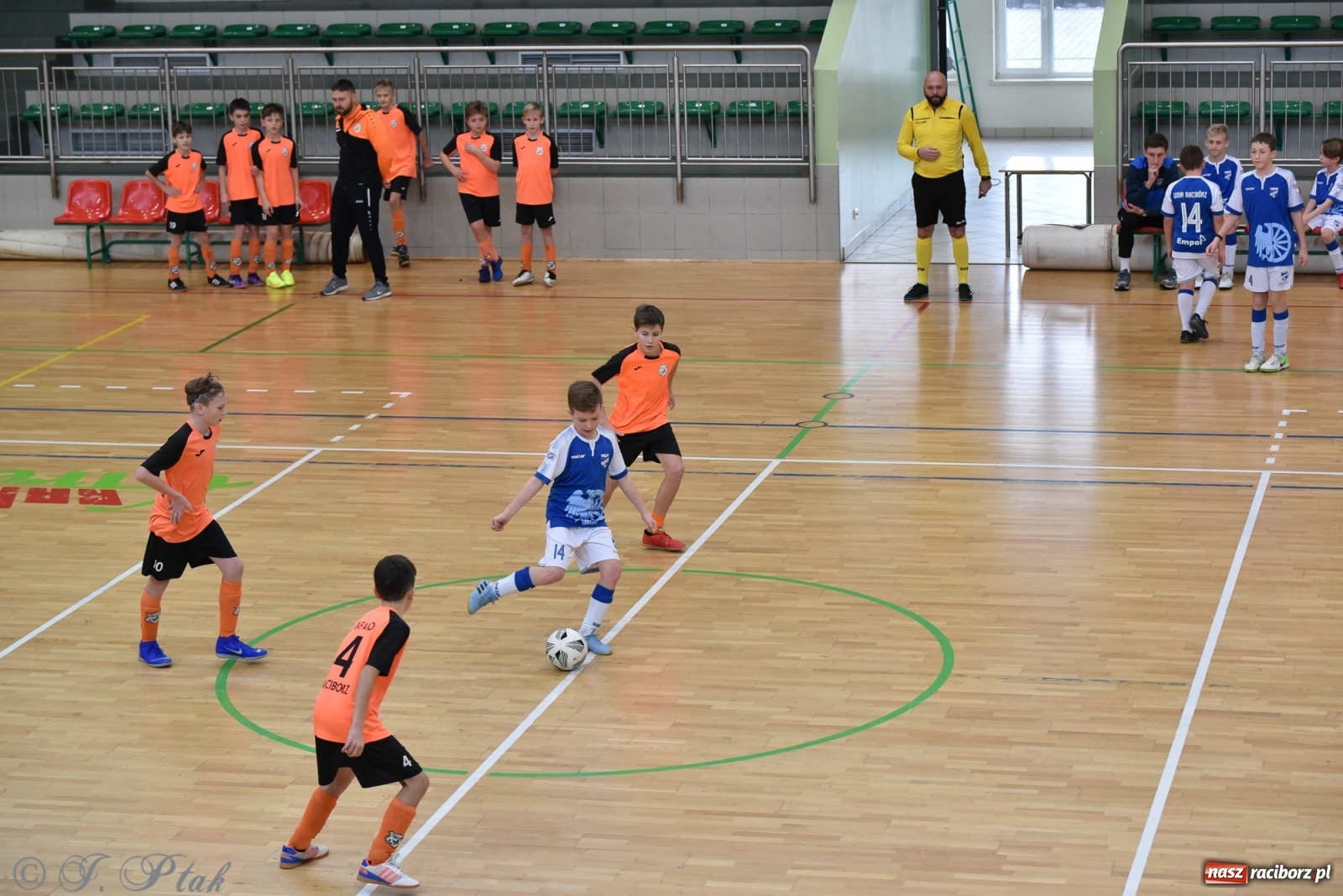 Zdjęcie w galerii na portalu naszraciborz.pl: Halowy turniej o puchar prezesa LKS 07 Markowice [FOTO] wiadomości z regionu