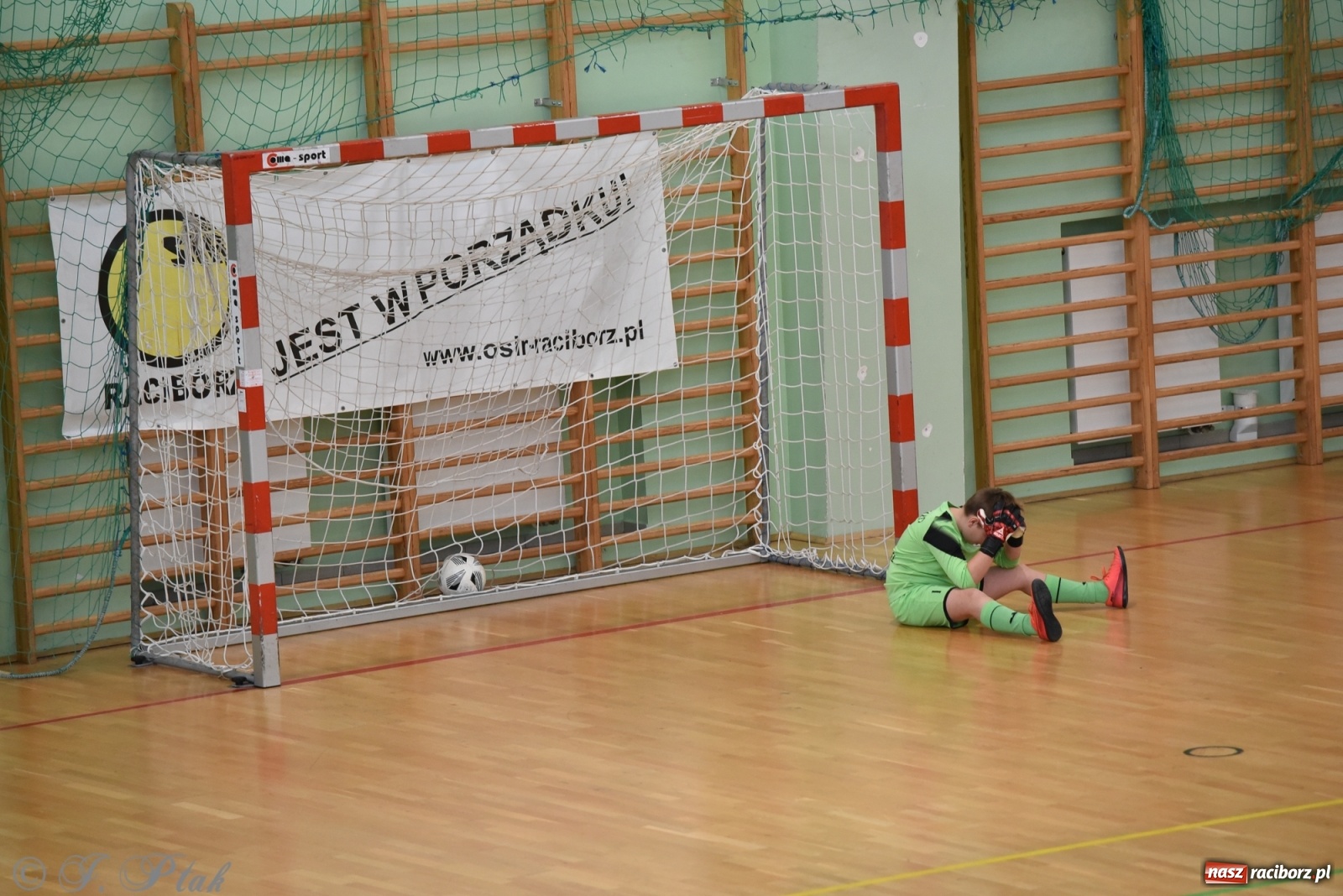 Zdjęcie w galerii na portalu naszraciborz.pl: Halowy turniej o puchar prezesa LKS 07 Markowice [FOTO] wiadomości z regionu