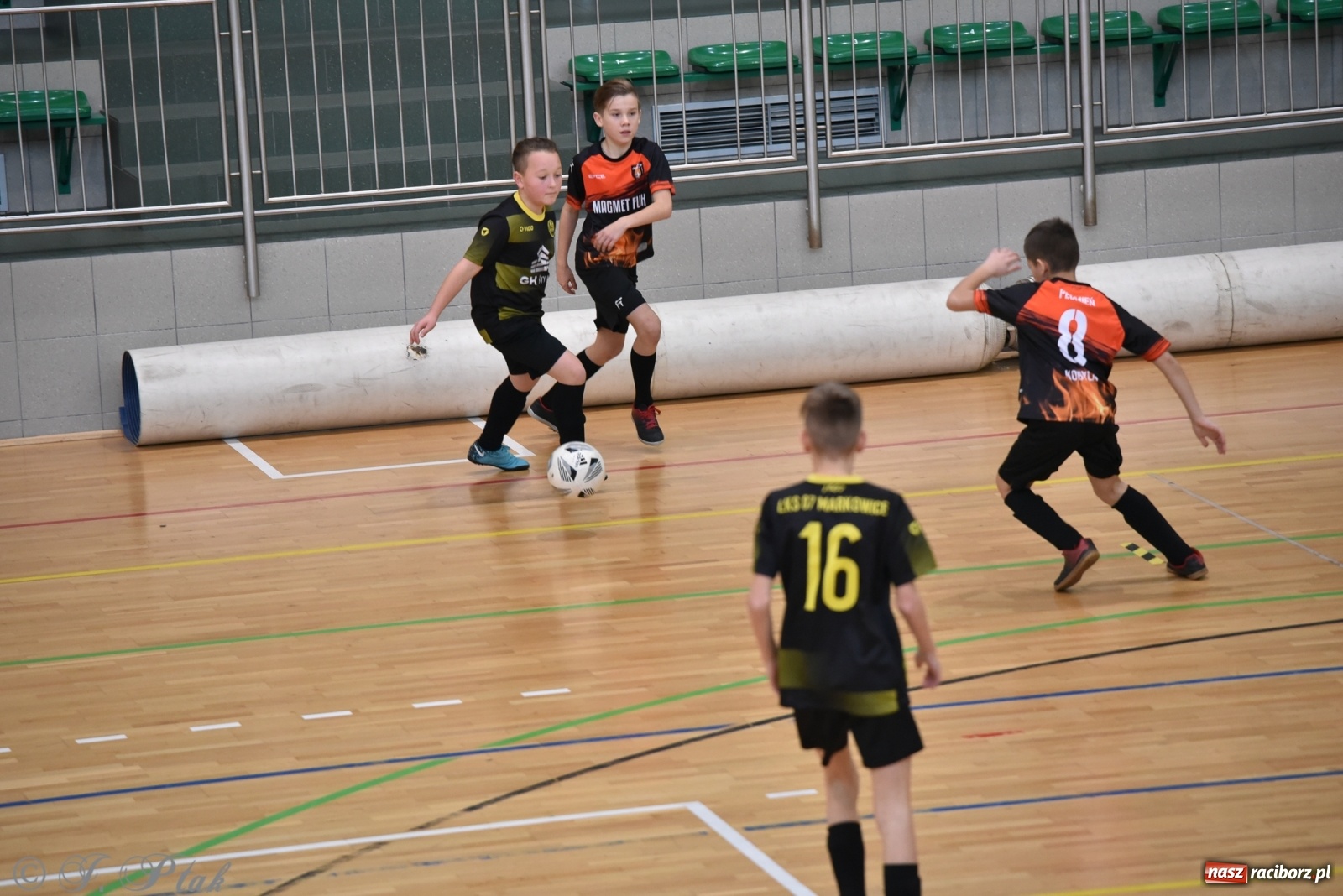 Zdjęcie w galerii na portalu naszraciborz.pl: Halowy turniej o puchar prezesa LKS 07 Markowice [FOTO] wiadomości z regionu