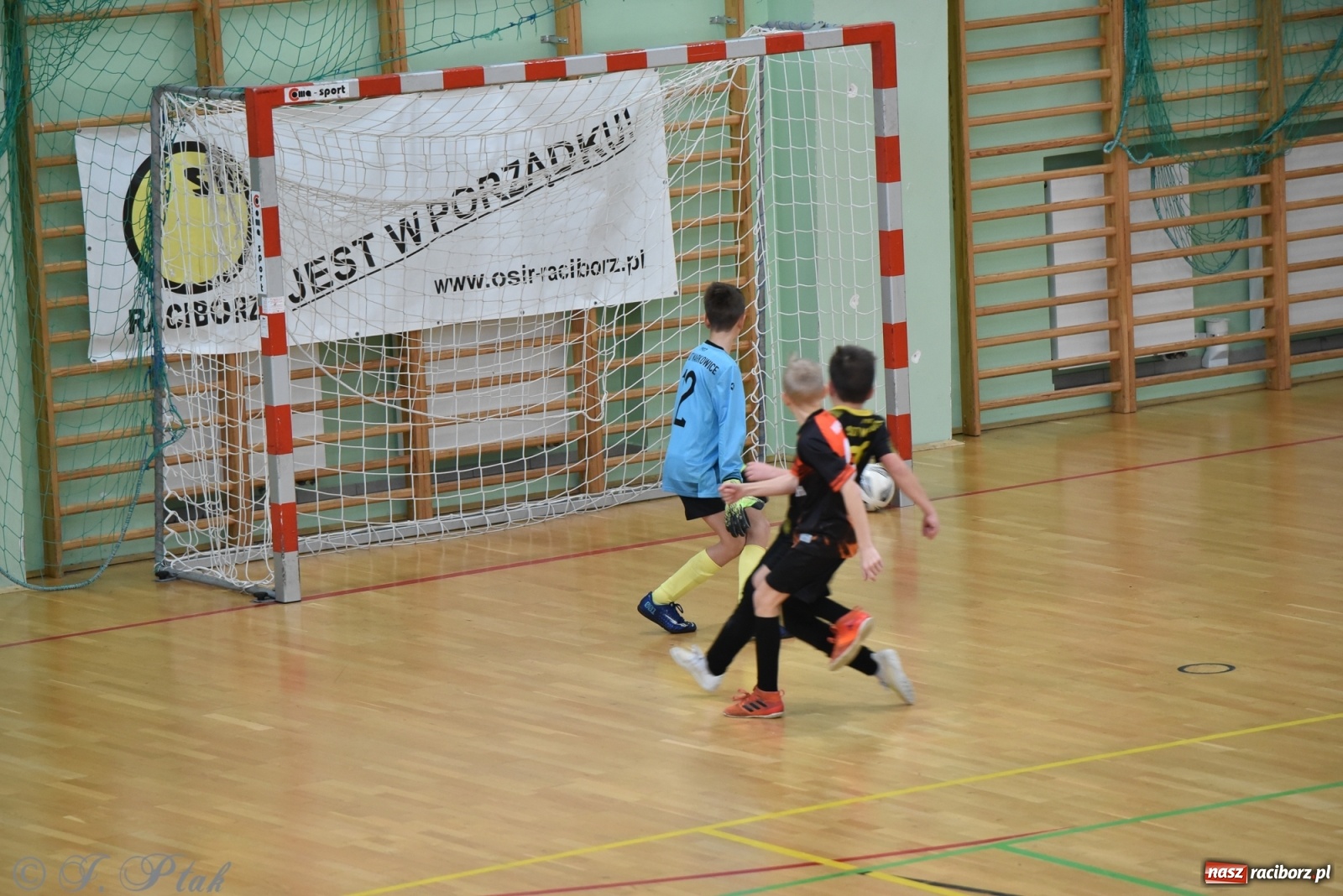 Zdjęcie w galerii na portalu naszraciborz.pl: Halowy turniej o puchar prezesa LKS 07 Markowice [FOTO] wiadomości z regionu