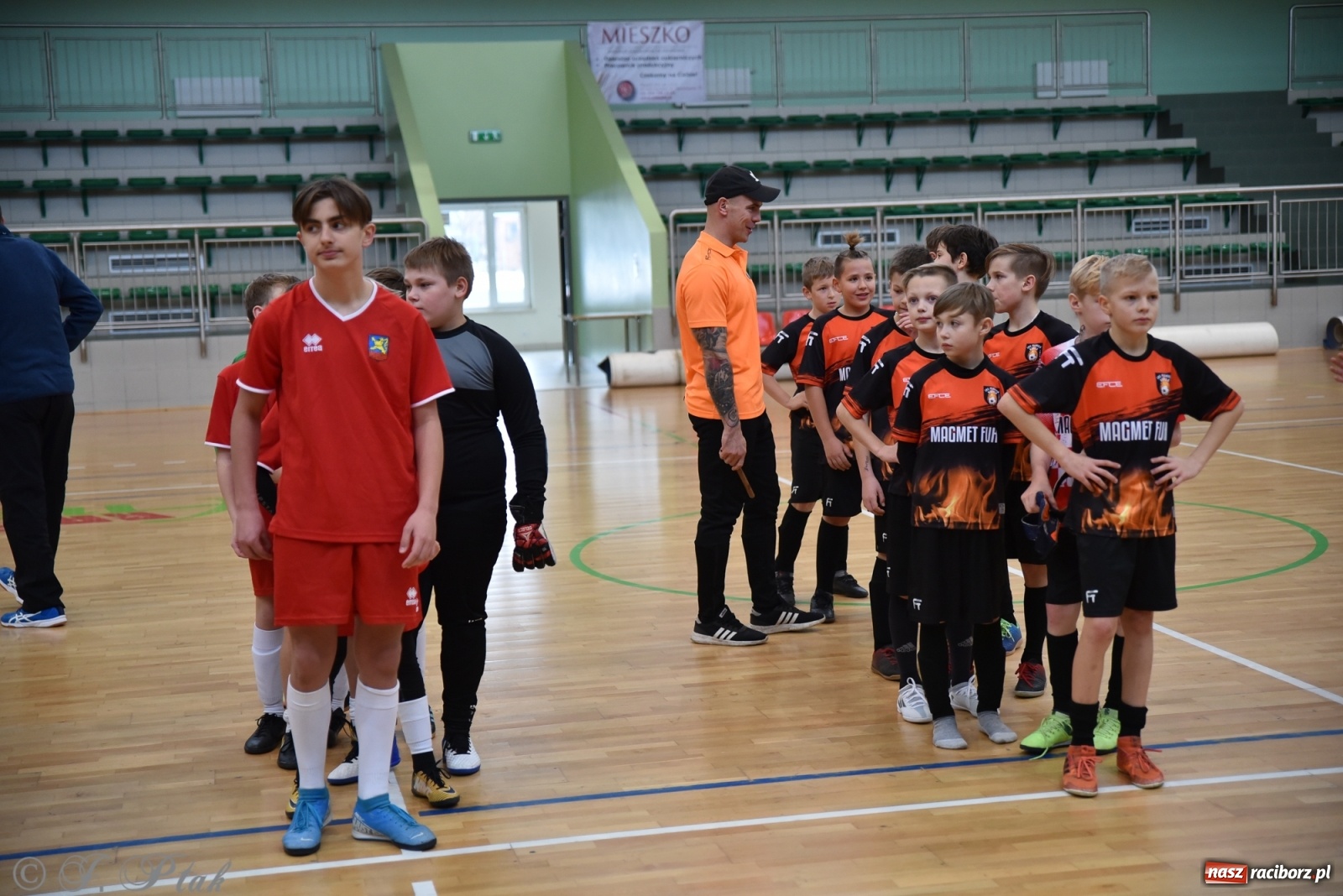 Zdjęcie w galerii na portalu naszraciborz.pl: Halowy turniej o puchar prezesa LKS 07 Markowice [FOTO] wiadomości z regionu