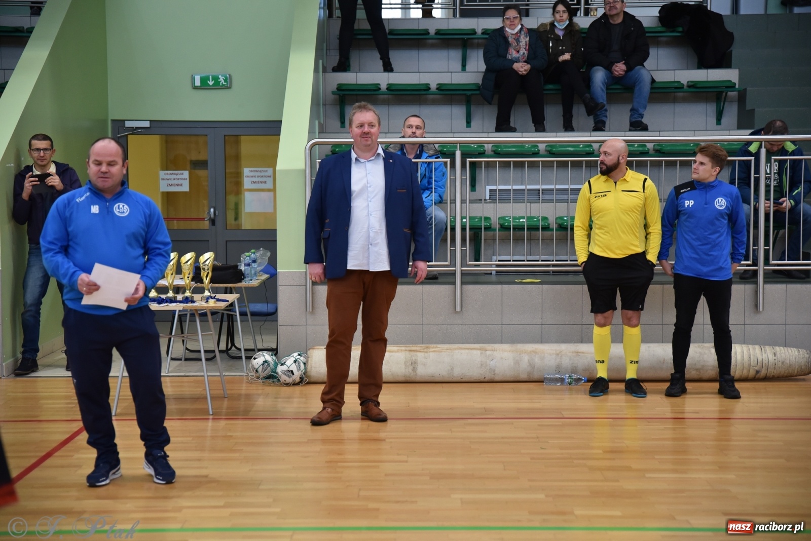 Zdjęcie w galerii na portalu naszraciborz.pl: Halowy turniej o puchar prezesa LKS 07 Markowice [FOTO] wiadomości z regionu