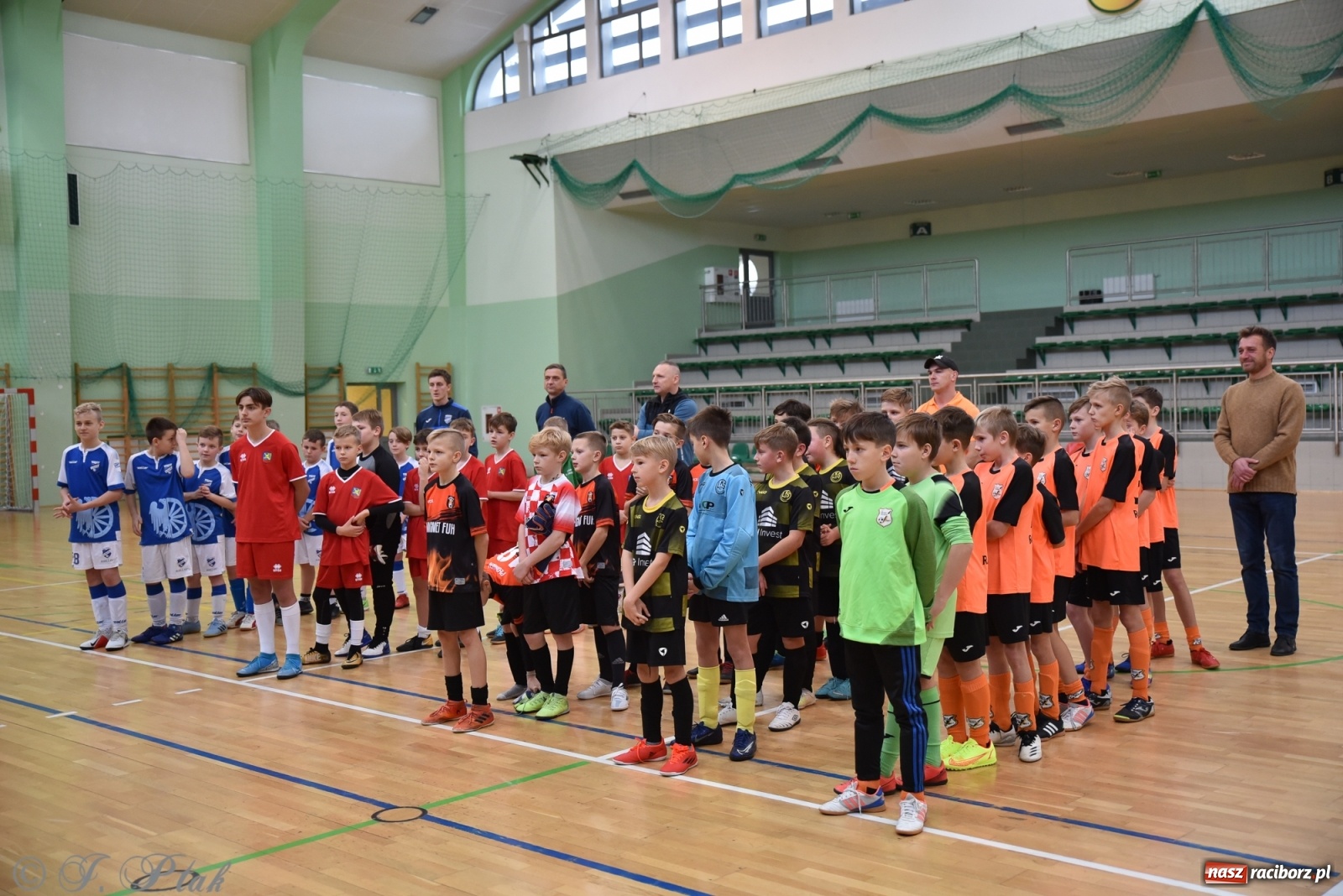 Zdjęcie w galerii na portalu naszraciborz.pl: Halowy turniej o puchar prezesa LKS 07 Markowice [FOTO] wiadomości z regionu