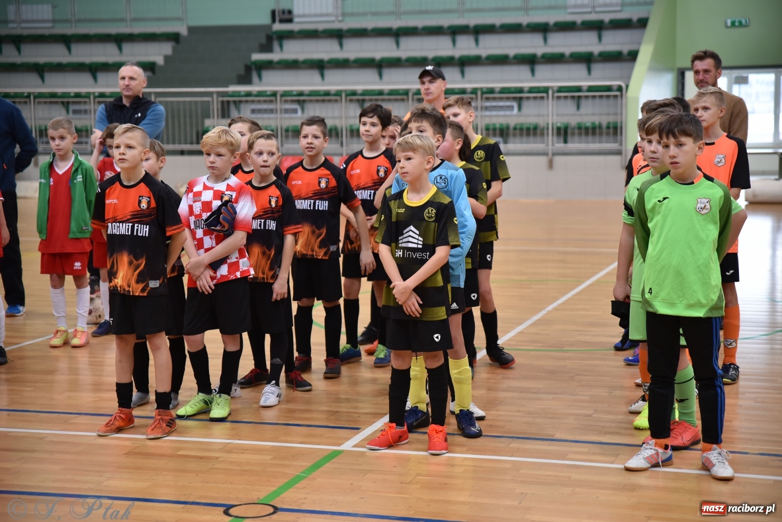 Zdjęcie w galerii na portalu naszraciborz.pl: Halowy turniej o puchar prezesa LKS 07 Markowice [FOTO] wiadomości z regionu