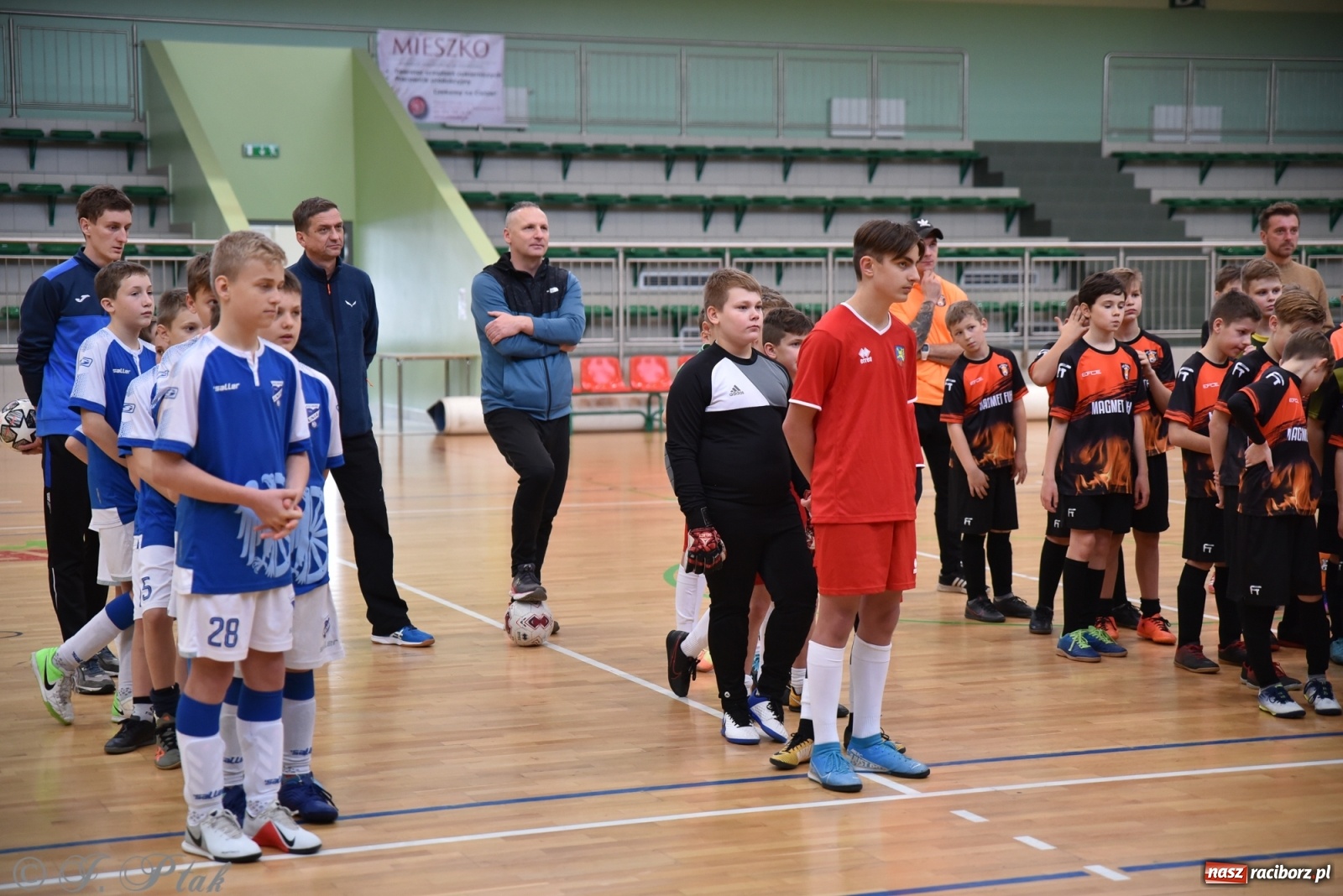 Zdjęcie w galerii na portalu naszraciborz.pl: Halowy turniej o puchar prezesa LKS 07 Markowice [FOTO] wiadomości z regionu