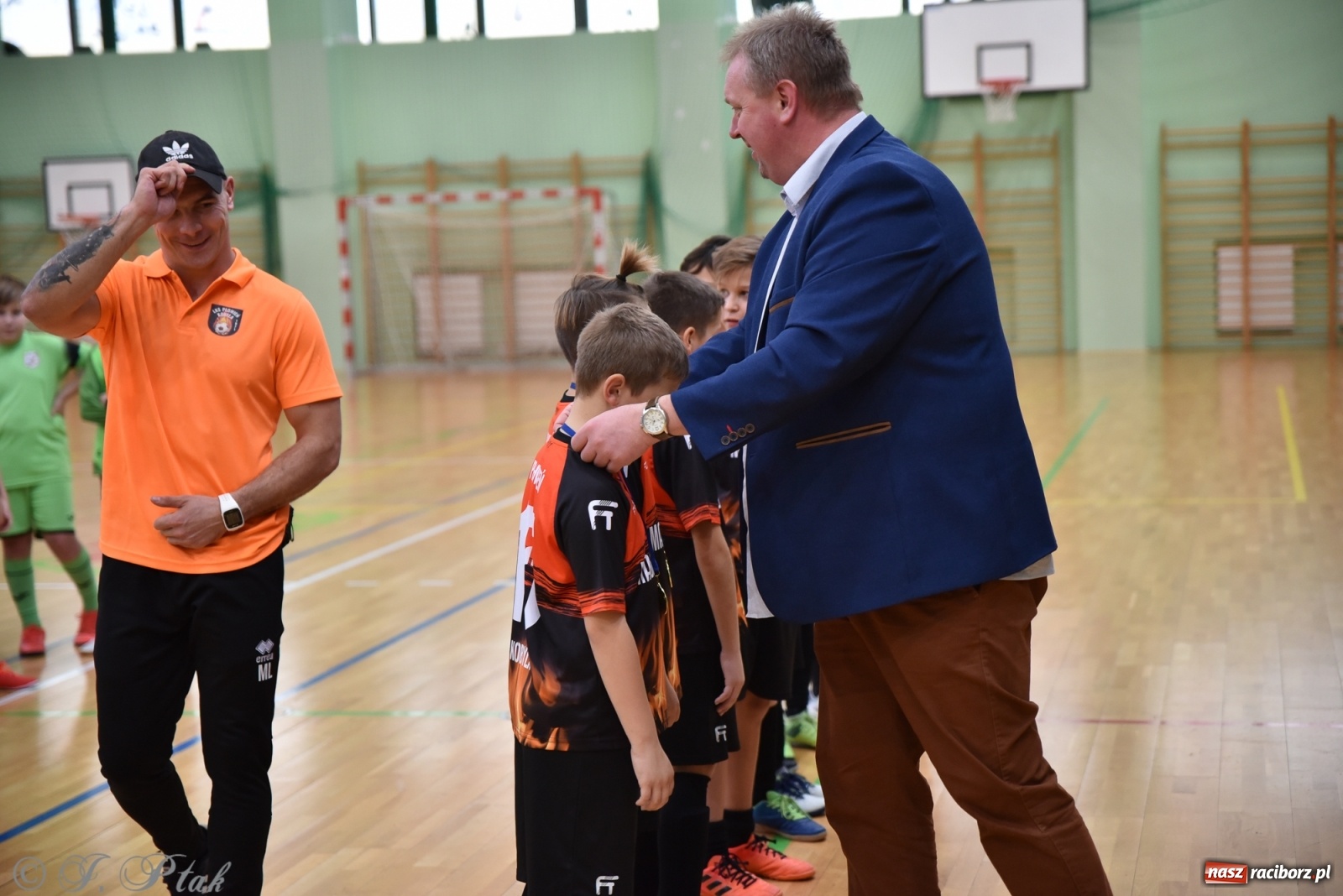 Zdjęcie w galerii na portalu naszraciborz.pl: Halowy turniej o puchar prezesa LKS 07 Markowice [FOTO] wiadomości z regionu