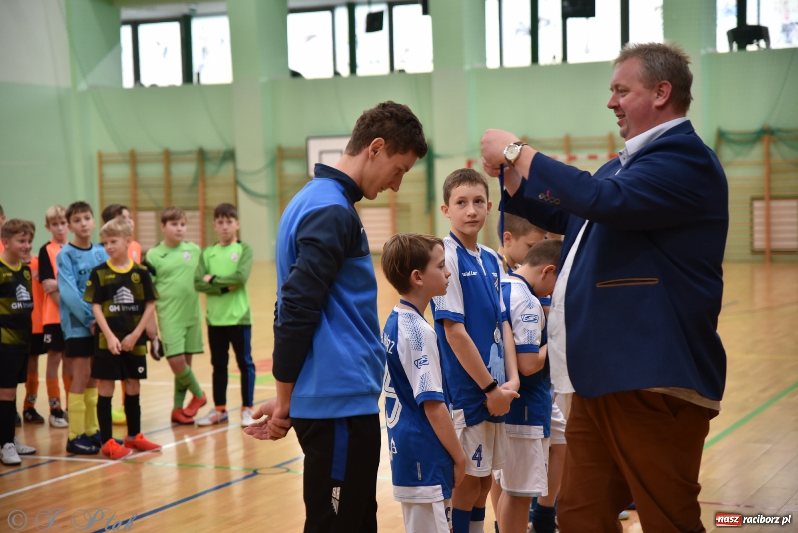 Zdjęcie w galerii na portalu naszraciborz.pl: Halowy turniej o puchar prezesa LKS 07 Markowice [FOTO] wiadomości z regionu