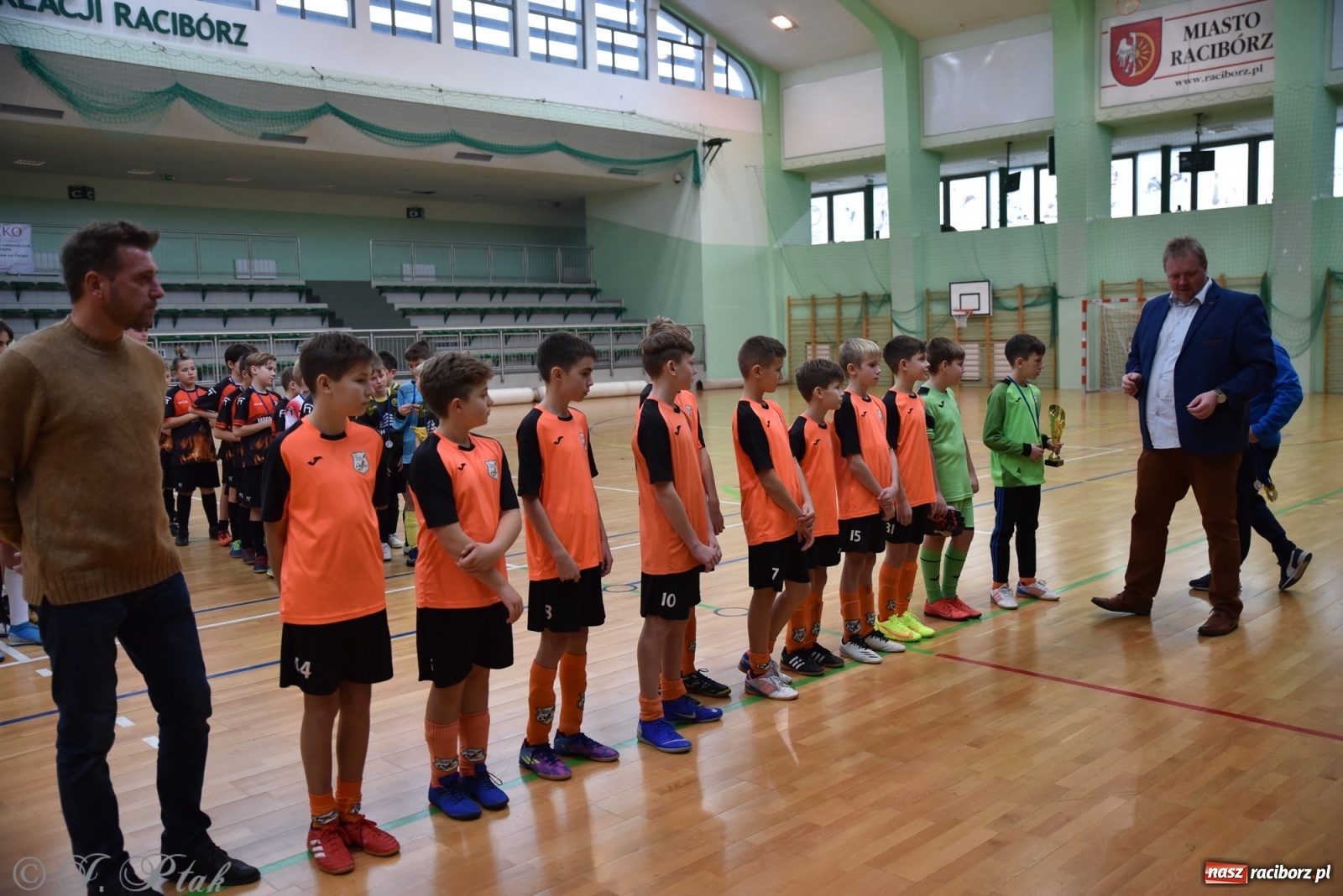 Zdjęcie w galerii na portalu naszraciborz.pl: Halowy turniej o puchar prezesa LKS 07 Markowice [FOTO] wiadomości z regionu