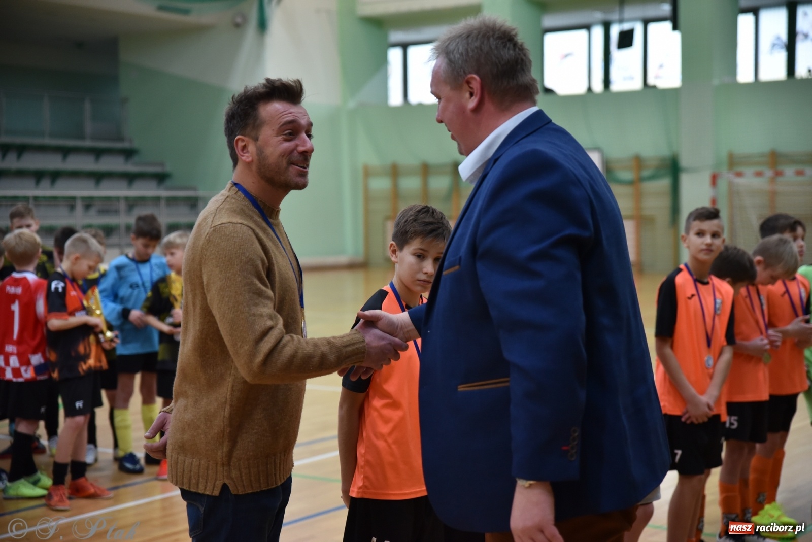 Zdjęcie w galerii na portalu naszraciborz.pl: Halowy turniej o puchar prezesa LKS 07 Markowice [FOTO] wiadomości z regionu