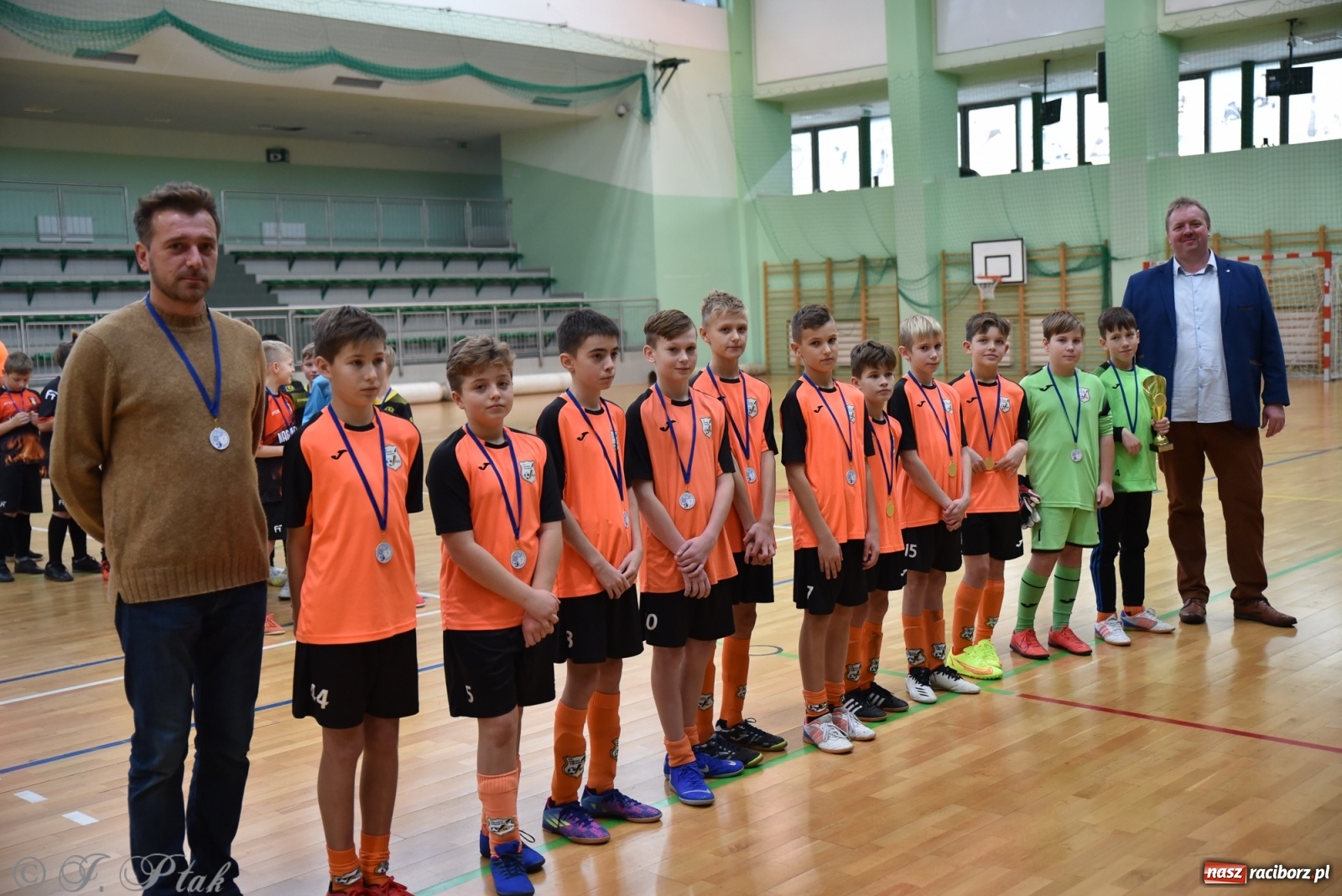 Zdjęcie w galerii na portalu naszraciborz.pl: Halowy turniej o puchar prezesa LKS 07 Markowice [FOTO] wiadomości z regionu