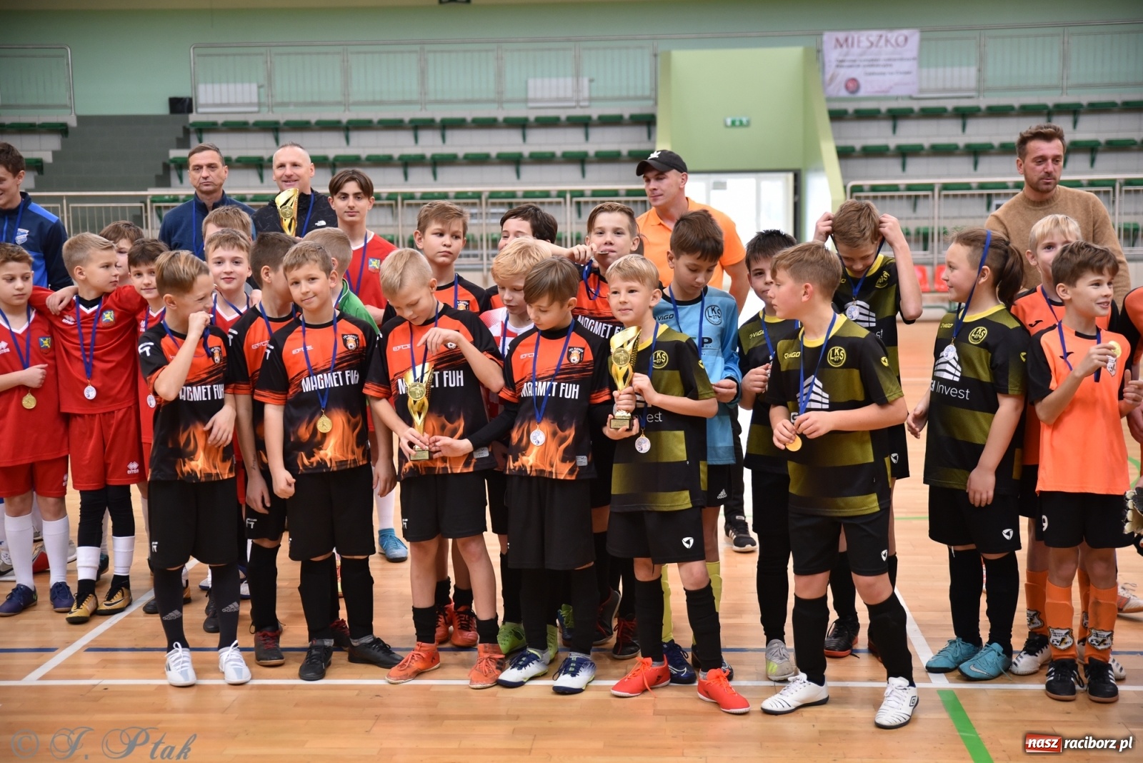 Zdjęcie w galerii na portalu naszraciborz.pl: Halowy turniej o puchar prezesa LKS 07 Markowice [FOTO] wiadomości z regionu