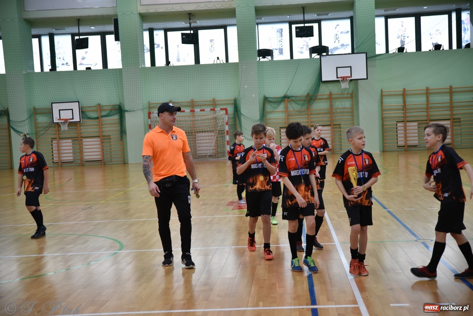 Zdjęcie w galerii na portalu naszraciborz.pl: Halowy turniej o puchar prezesa LKS 07 Markowice [FOTO] wiadomości z regionu