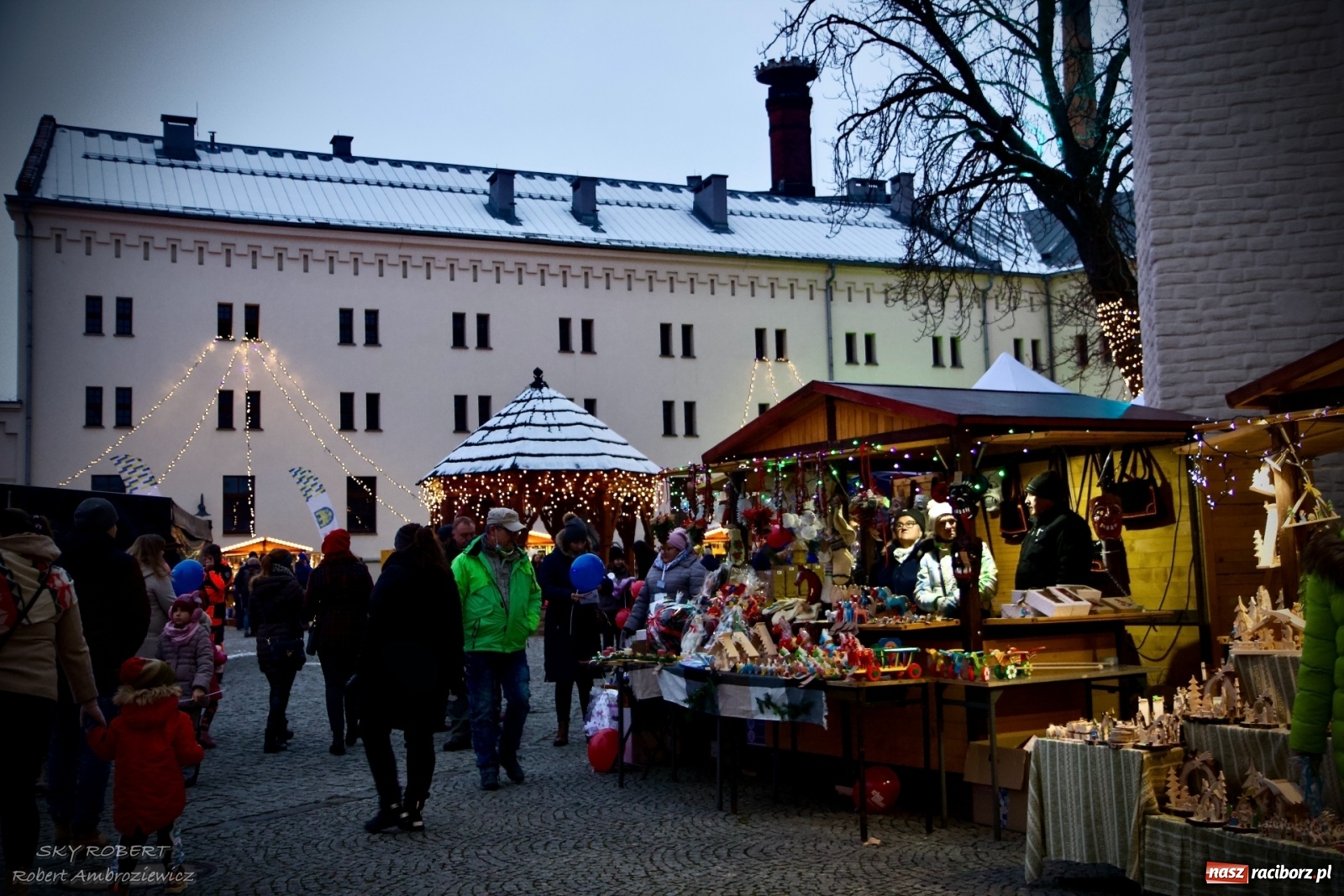 Zdjęcie w galerii na portalu naszraciborz.pl: Oficjalne otwarcie jarmarku i chwila zakłopotania wiadomości z regionu