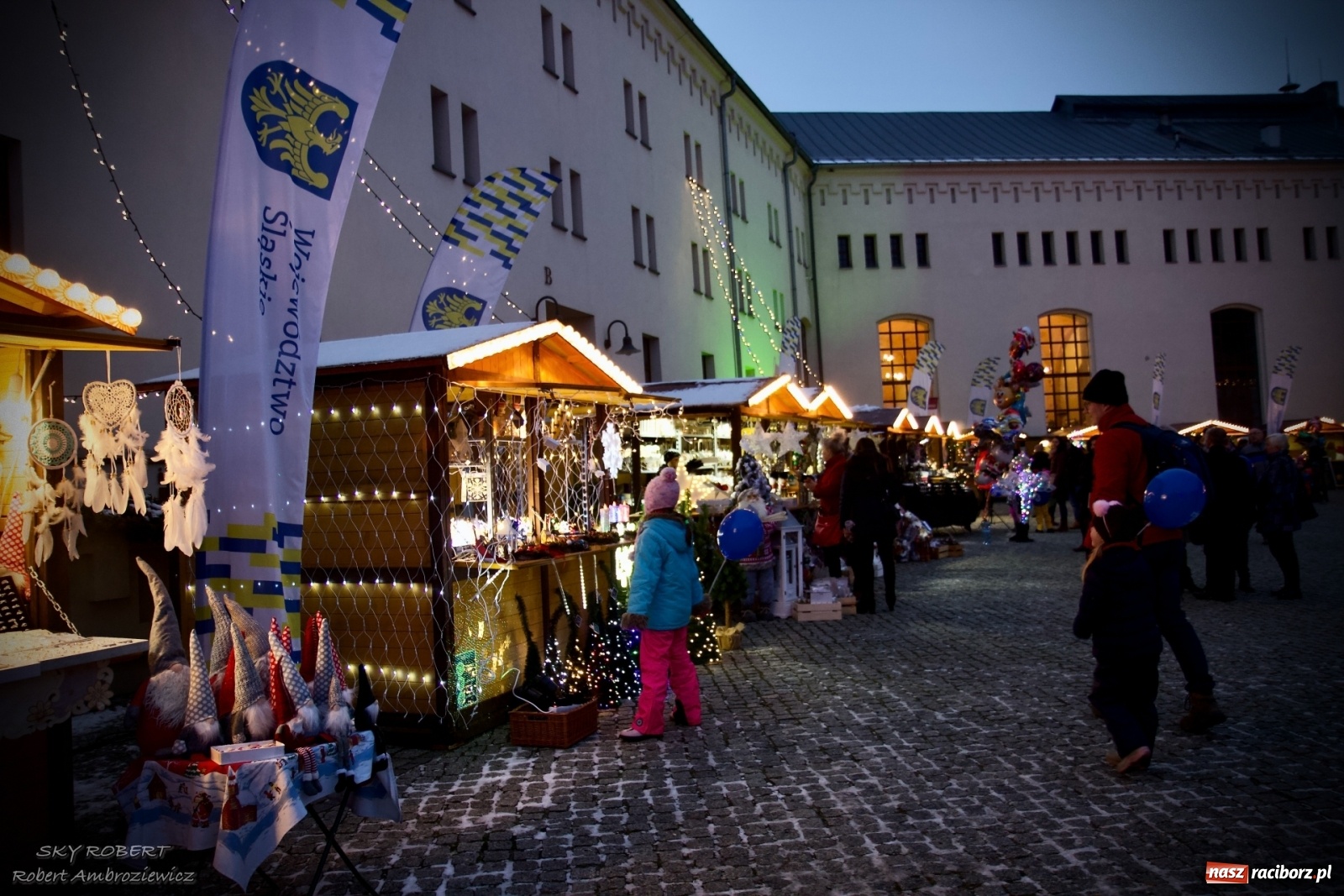 Zdjęcie w galerii na portalu naszraciborz.pl: Oficjalne otwarcie jarmarku i chwila zakłopotania wiadomości z regionu