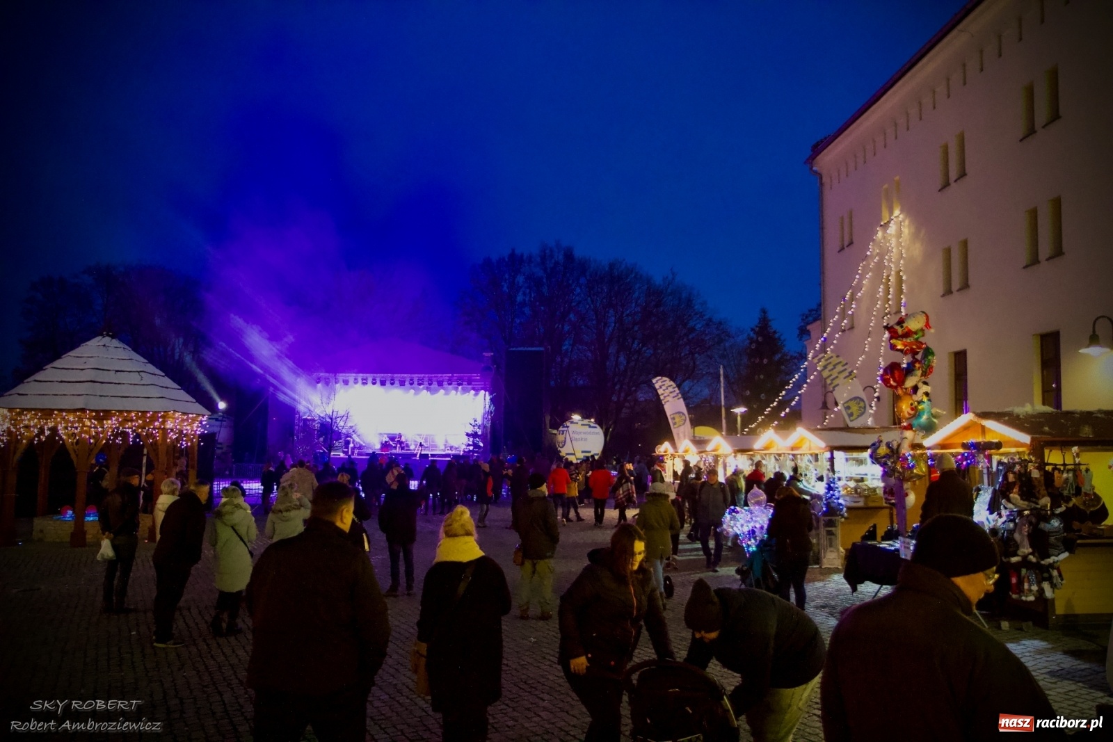 Zdjęcie w galerii na portalu naszraciborz.pl: Oficjalne otwarcie jarmarku i chwila zakłopotania wiadomości z regionu