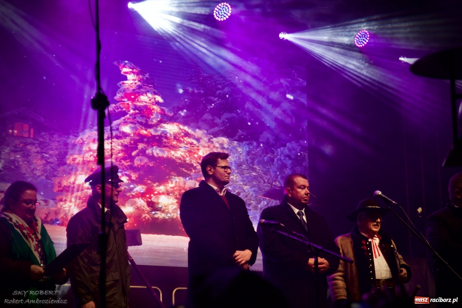 Zdjęcie w galerii na portalu naszraciborz.pl: Oficjalne otwarcie jarmarku i chwila zakłopotania wiadomości z regionu