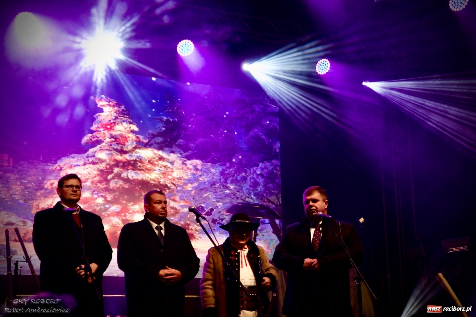 Zdjęcie w galerii na portalu naszraciborz.pl: Oficjalne otwarcie jarmarku i chwila zakłopotania wiadomości z regionu