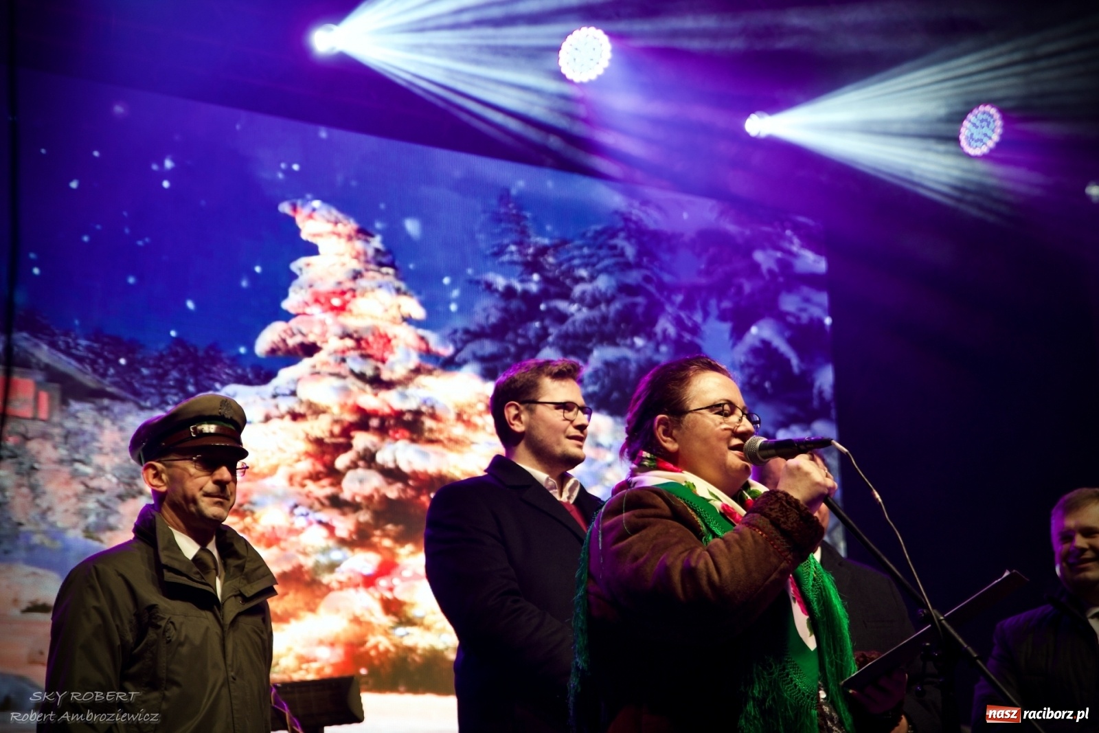 Zdjęcie w galerii na portalu naszraciborz.pl: Oficjalne otwarcie jarmarku i chwila zakłopotania wiadomości z regionu