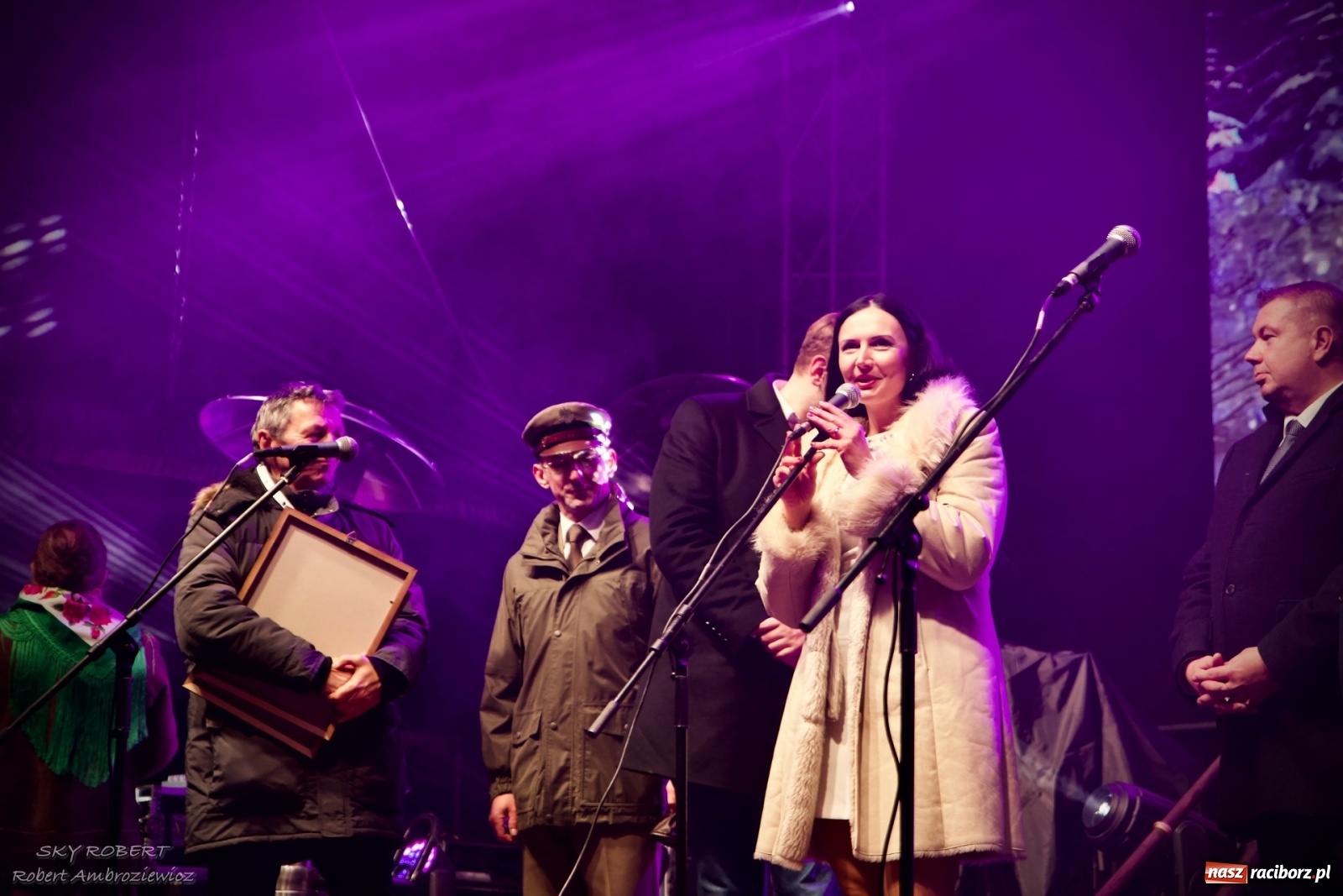 Zdjęcie w galerii na portalu naszraciborz.pl: Oficjalne otwarcie jarmarku i chwila zakłopotania wiadomości z regionu