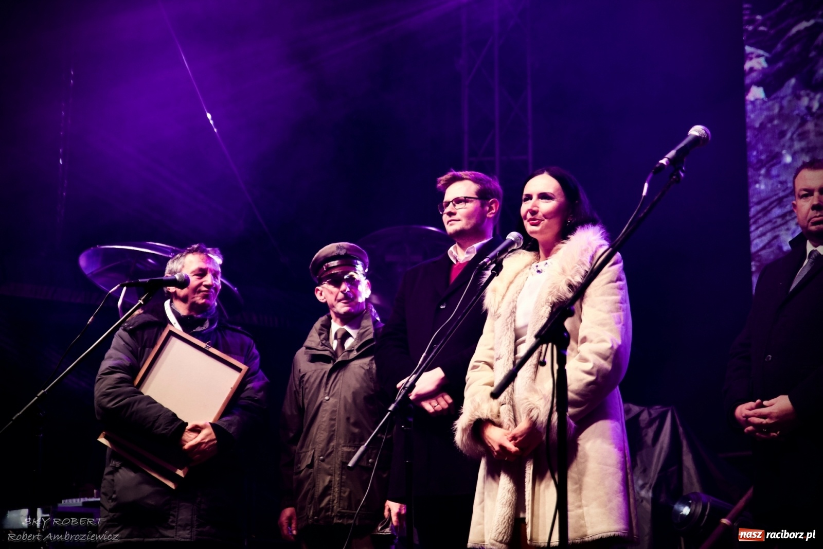 Zdjęcie w galerii na portalu naszraciborz.pl: Oficjalne otwarcie jarmarku i chwila zakłopotania wiadomości z regionu