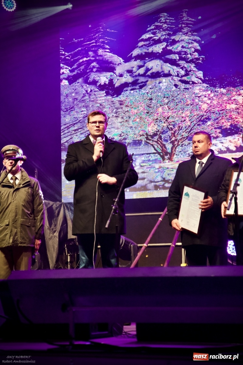 Zdjęcie w galerii na portalu naszraciborz.pl: Oficjalne otwarcie jarmarku i chwila zakłopotania wiadomości z regionu