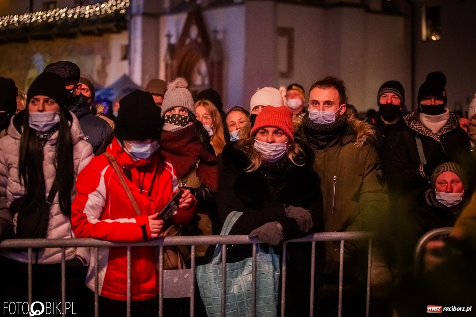 Zdjęcie w galerii na portalu naszraciborz.pl: Golec uOrkiestra rozgrzała publiczność na jarmarku [FOTO i WIDEO] wiadomości z regionu