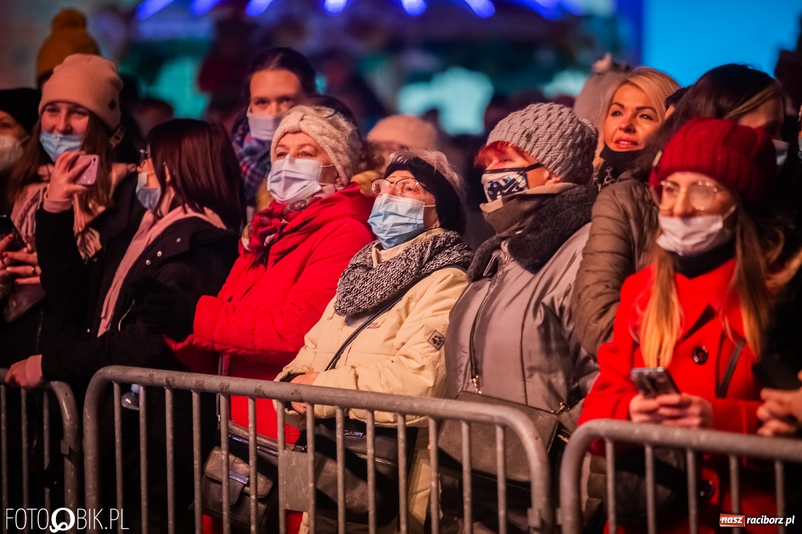 Zdjęcie w galerii na portalu naszraciborz.pl: Golec uOrkiestra rozgrzała publiczność na jarmarku [FOTO i WIDEO] wiadomości z regionu