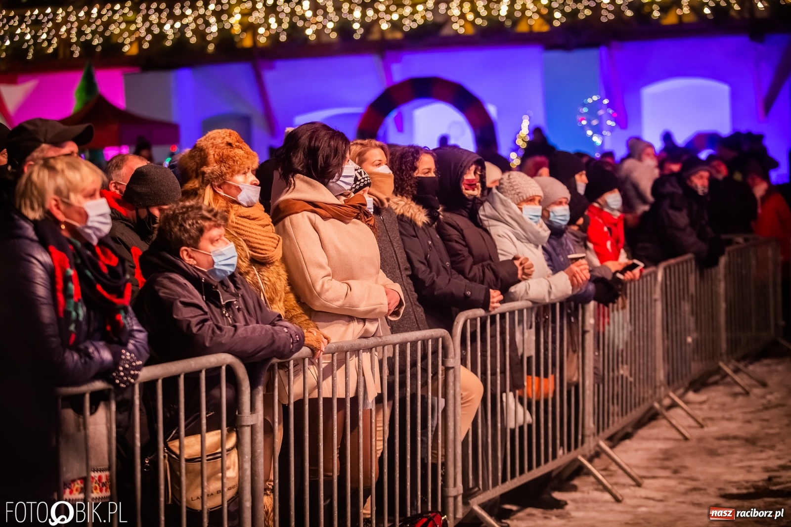 Zdjęcie w galerii na portalu naszraciborz.pl: Golec uOrkiestra rozgrzała publiczność na jarmarku [FOTO i WIDEO] wiadomości z regionu