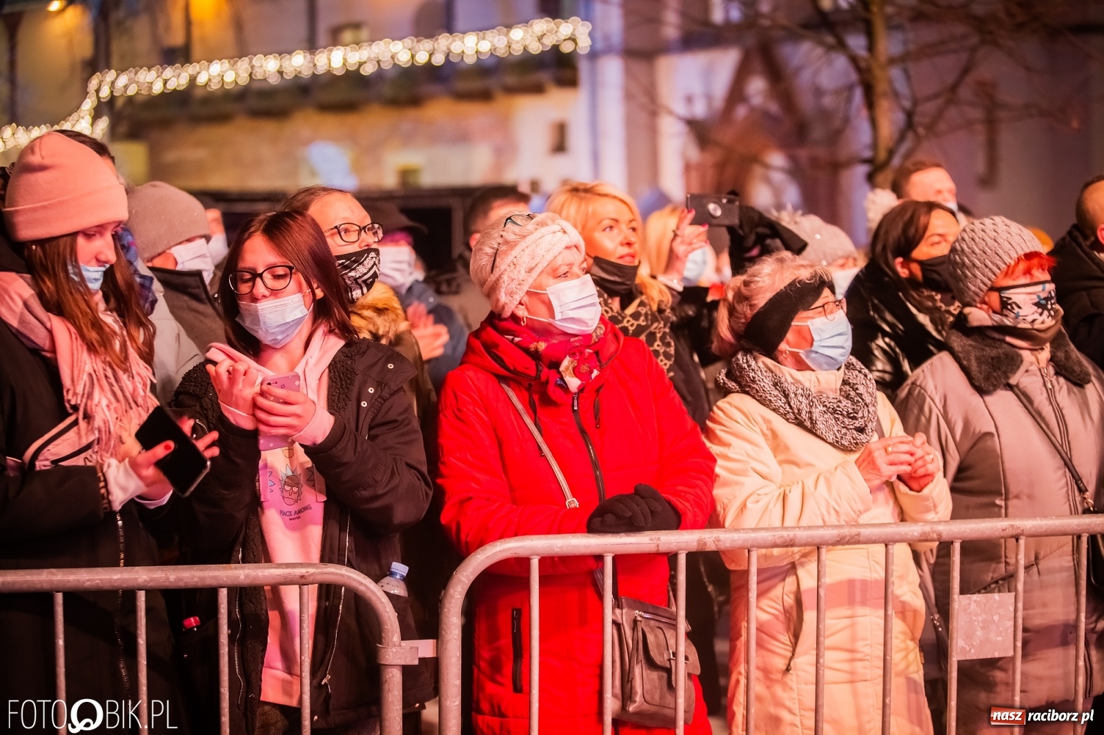 Zdjęcie w galerii na portalu naszraciborz.pl: Golec uOrkiestra rozgrzała publiczność na jarmarku [FOTO i WIDEO] wiadomości z regionu