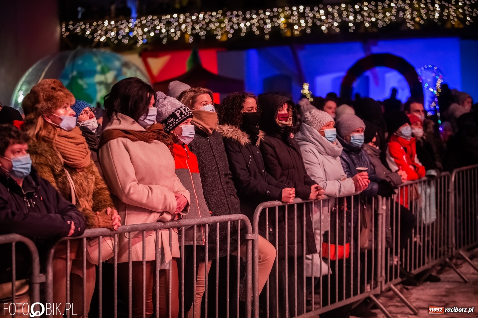 Zdjęcie w galerii na portalu naszraciborz.pl: Golec uOrkiestra rozgrzała publiczność na jarmarku [FOTO i WIDEO] wiadomości z regionu
